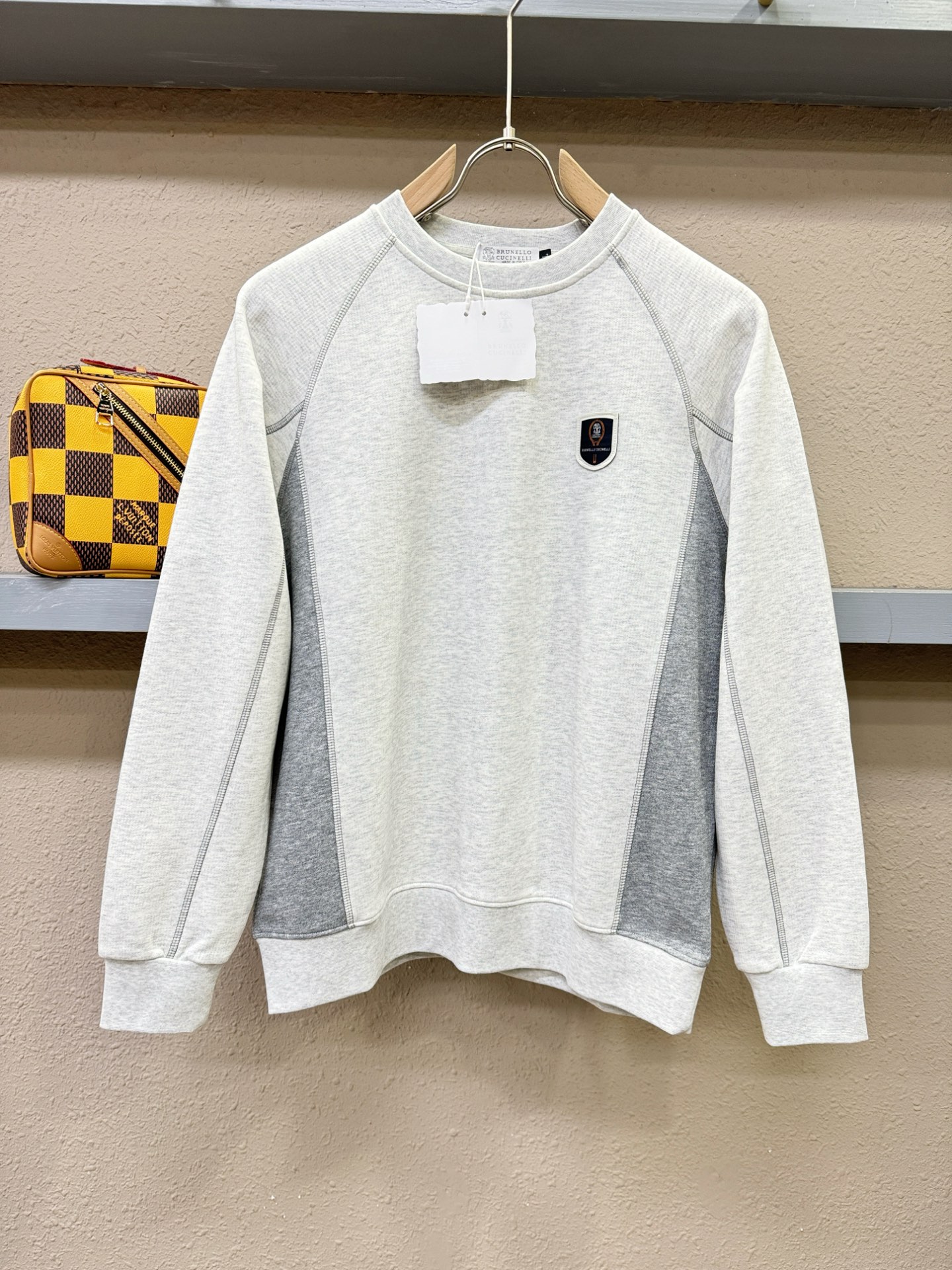 BC布鲁提 2025ss秋季新品 长袖卫衣，经典Logo设计，百搭款 官网同步发售 定制面料，柔软细腻，