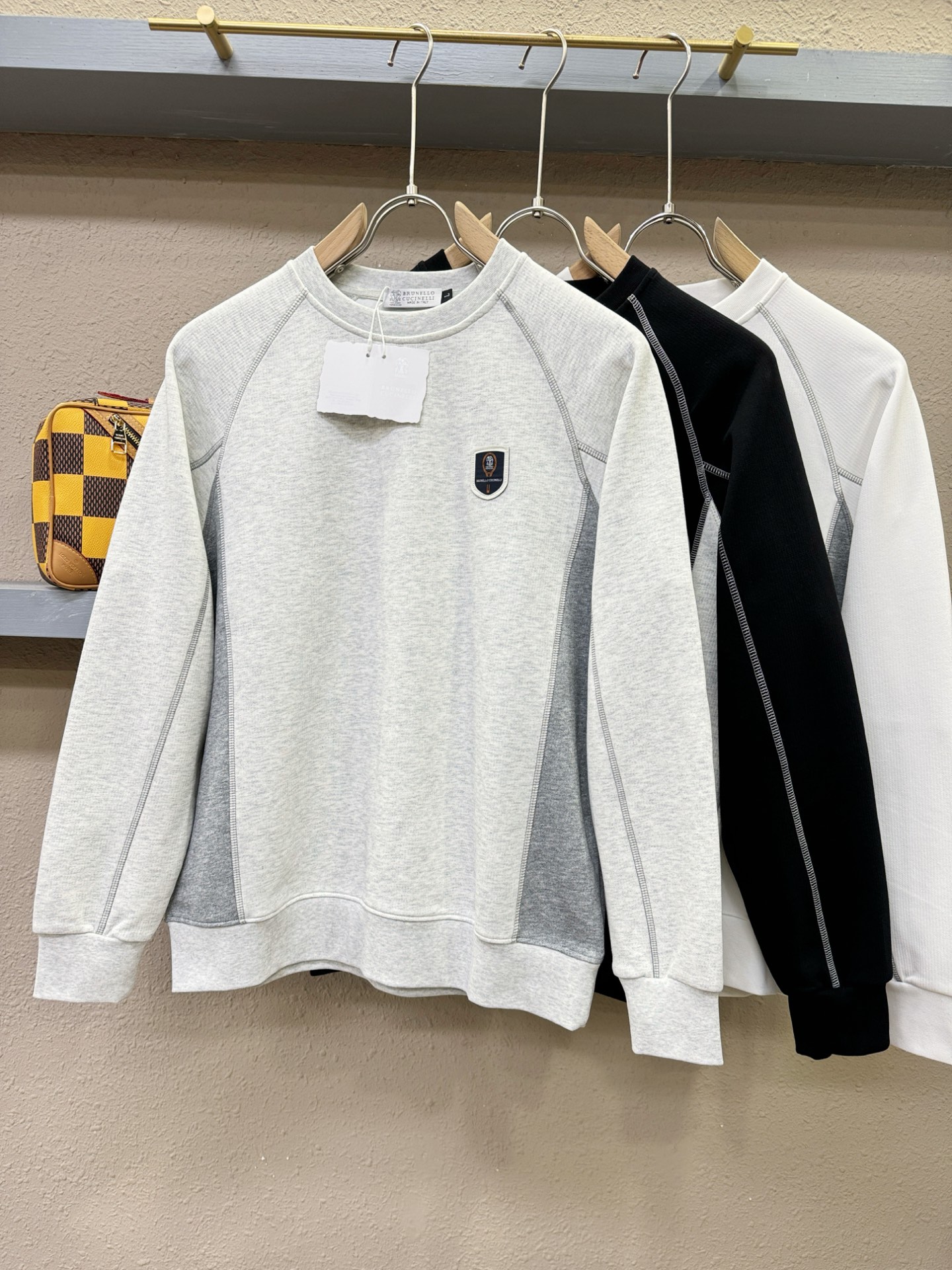 BC布鲁提 2025ss秋季新品 长袖卫衣，经典Logo设计，百搭款 官网同步发售 定制面料，柔软细腻，