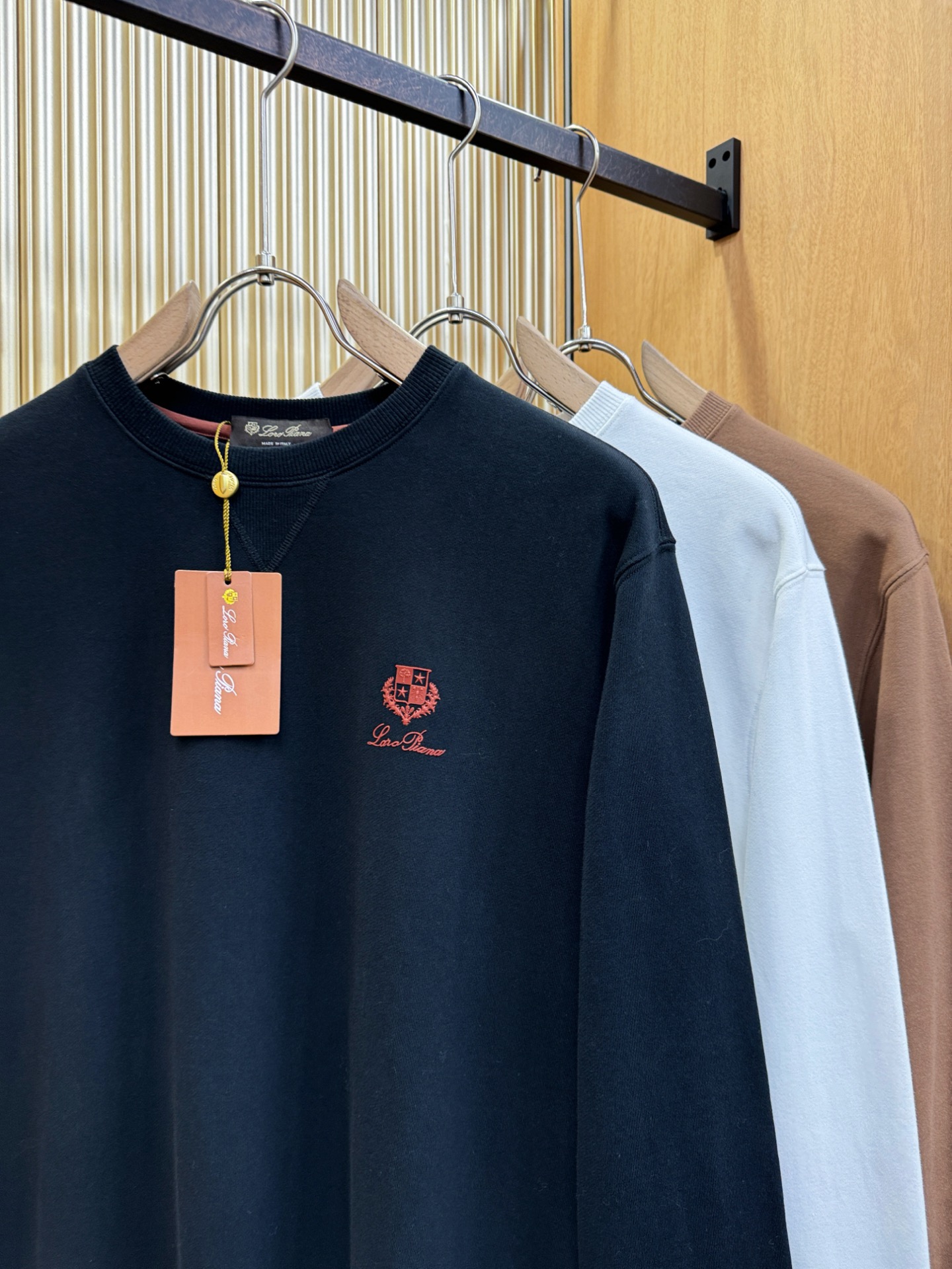 Loro Piana诺悠翩雅 2025秋冬新品长袖卫衣，经典Logo设计，百搭款 官网同步发售，柔软细腻