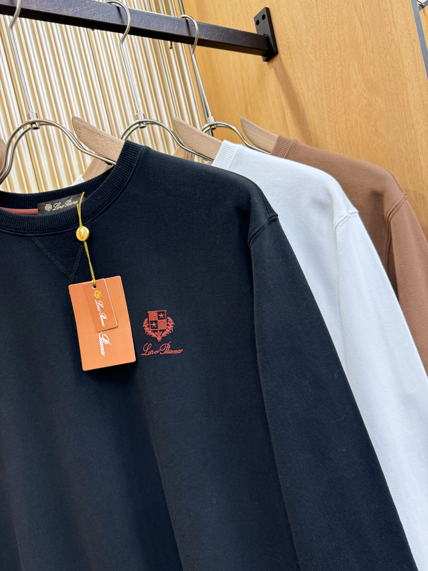 Loro Piana诺悠翩雅 2025秋冬新品长袖卫衣，经典Logo设计，百搭款 官网同步发售，柔软细腻