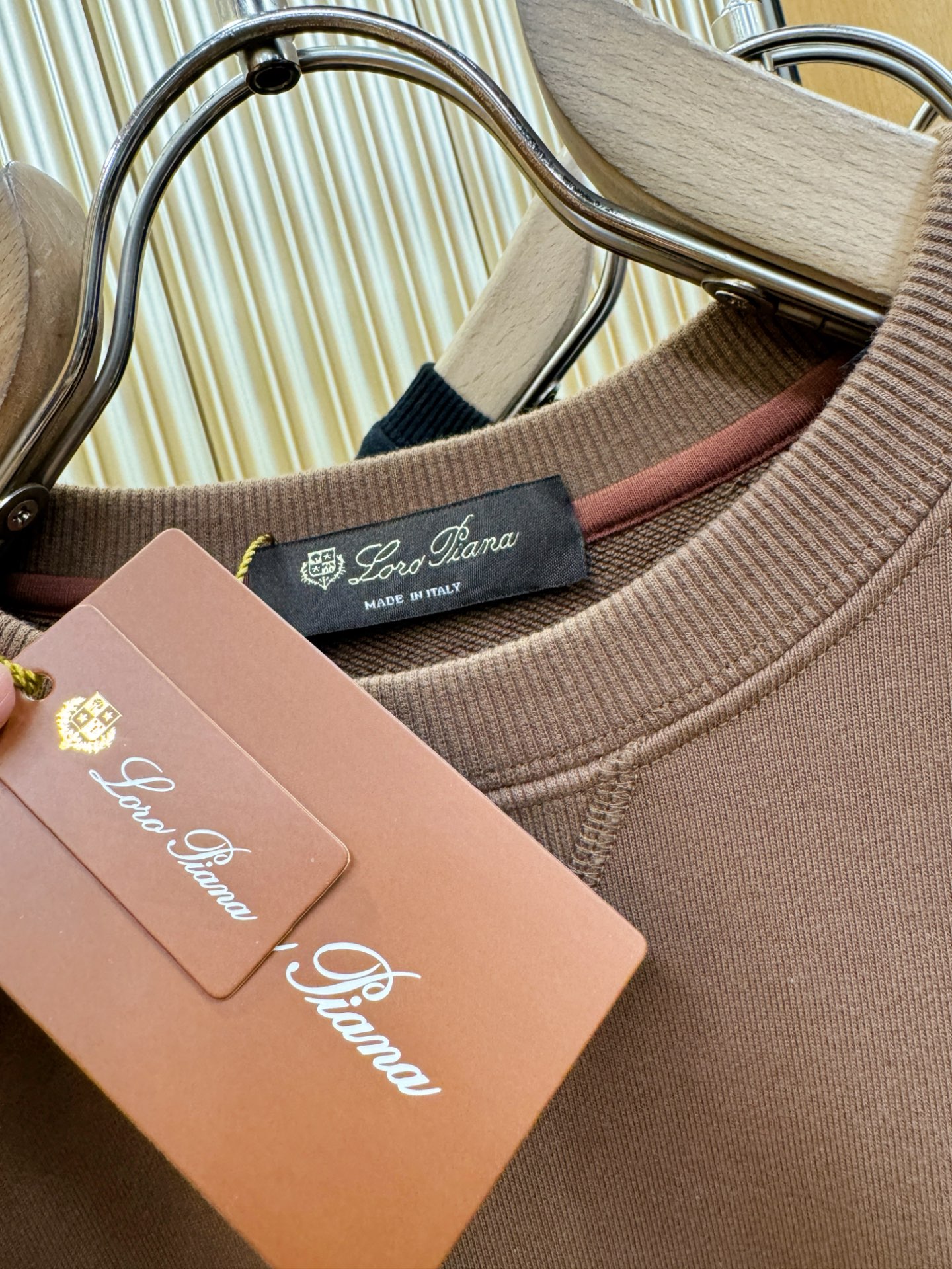 Loro Piana诺悠翩雅 2025秋冬新品长袖卫衣，经典Logo设计，百搭款 官网同步发售，柔软细腻