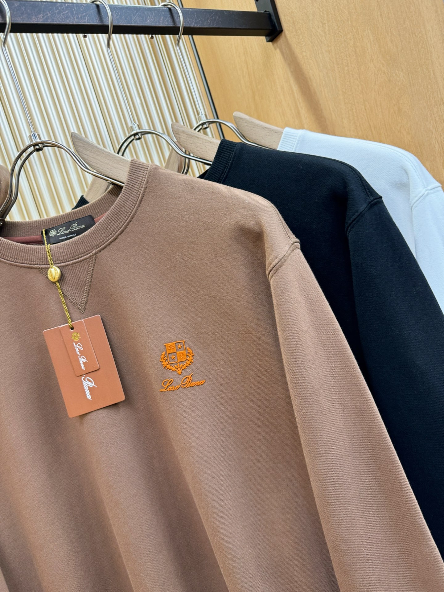 Loro Piana诺悠翩雅 2025秋冬新品长袖卫衣，经典Logo设计，百搭款 官网同步发售，柔软细腻