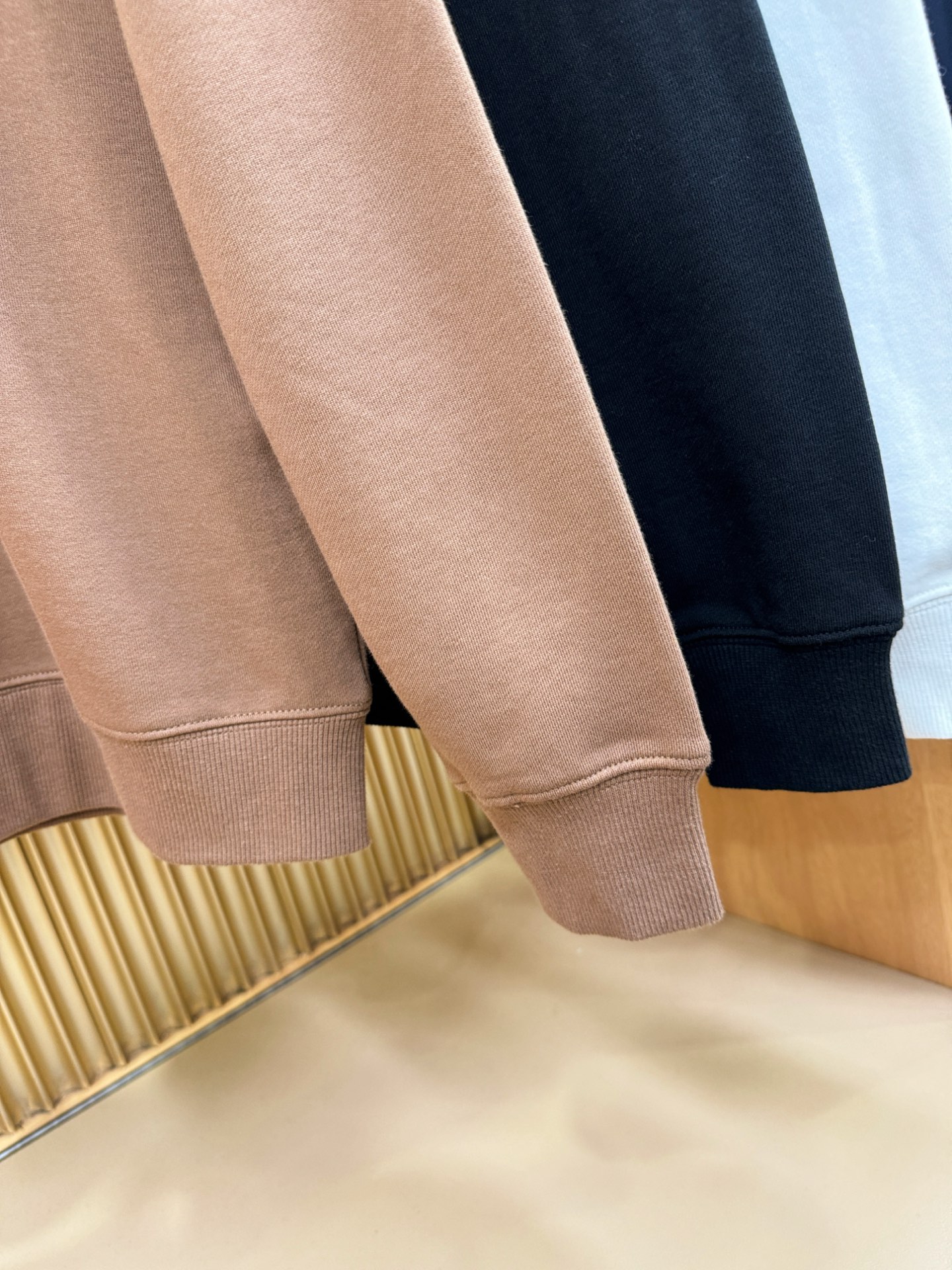 Loro Piana诺悠翩雅 2025秋冬新品长袖卫衣，经典Logo设计，百搭款 官网同步发售，柔软细腻