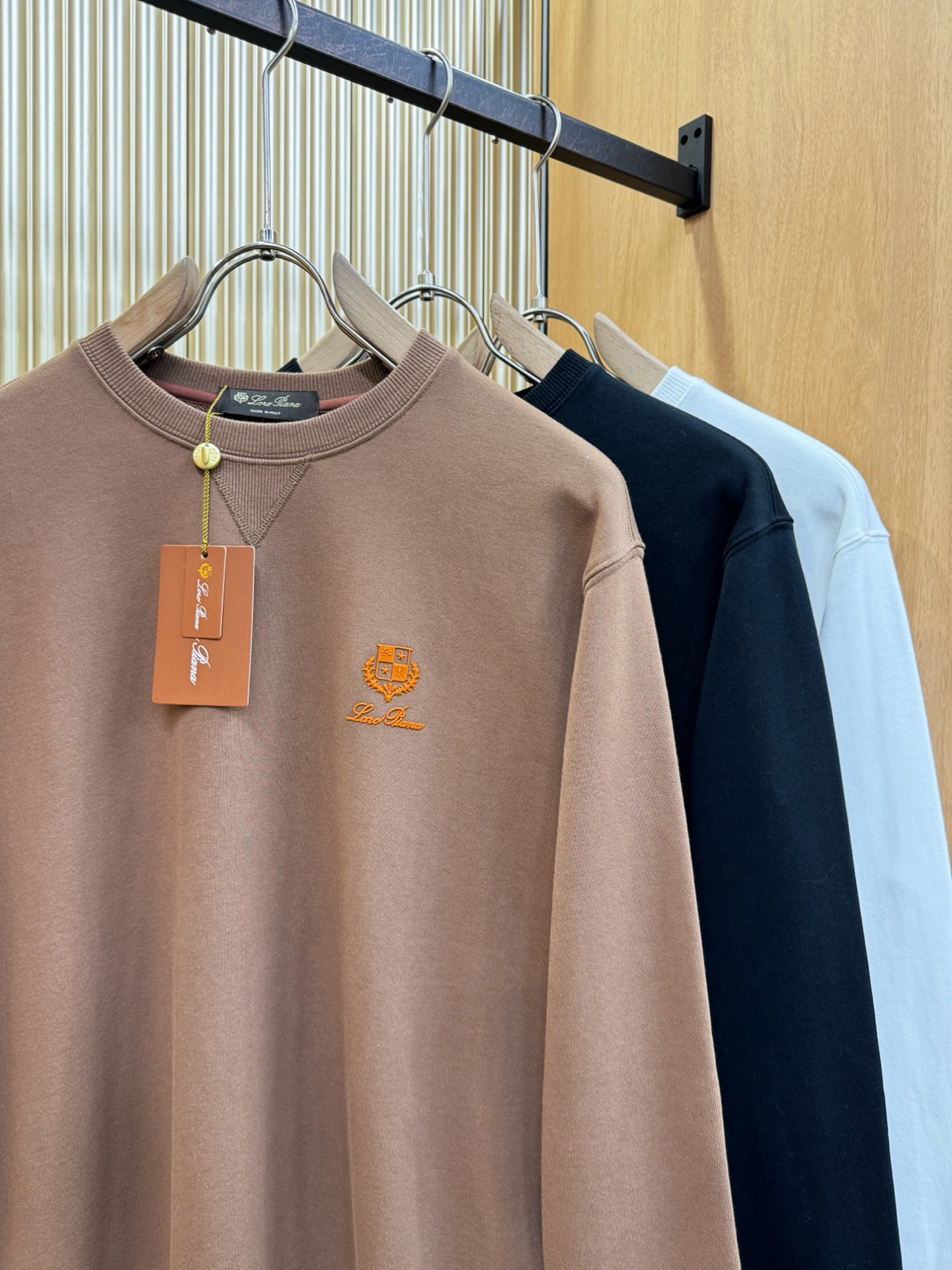 Loro Piana诺悠翩雅 2025秋冬新品长袖卫衣，经典Logo设计，百搭款 官网同步发售，柔软细腻