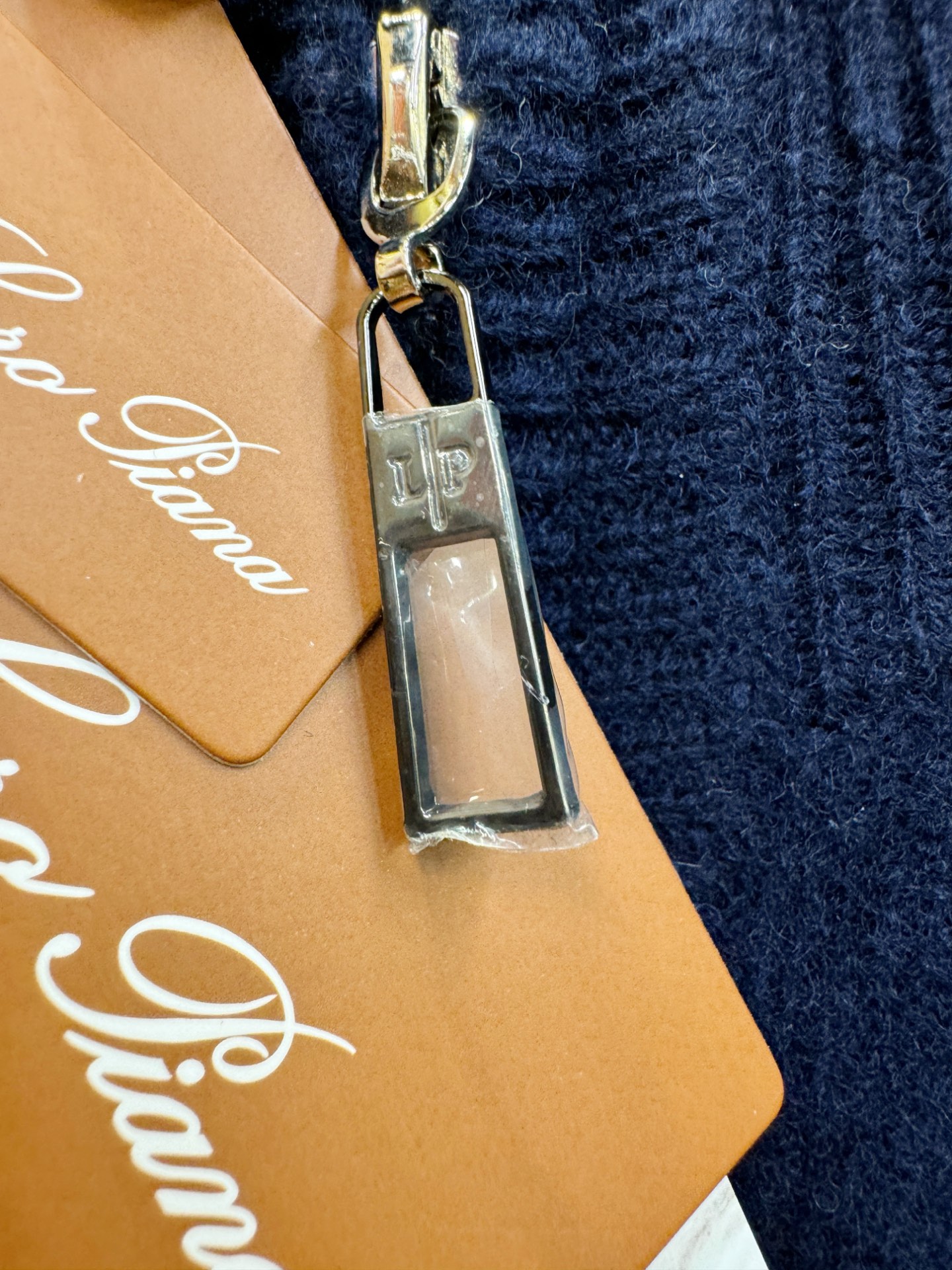 Loro Piana诺悠翩雅 新品爆款 2025秋冬新品拉链羊毛毛衣 澳洲美利奴羊毛，胸前品牌Golo经