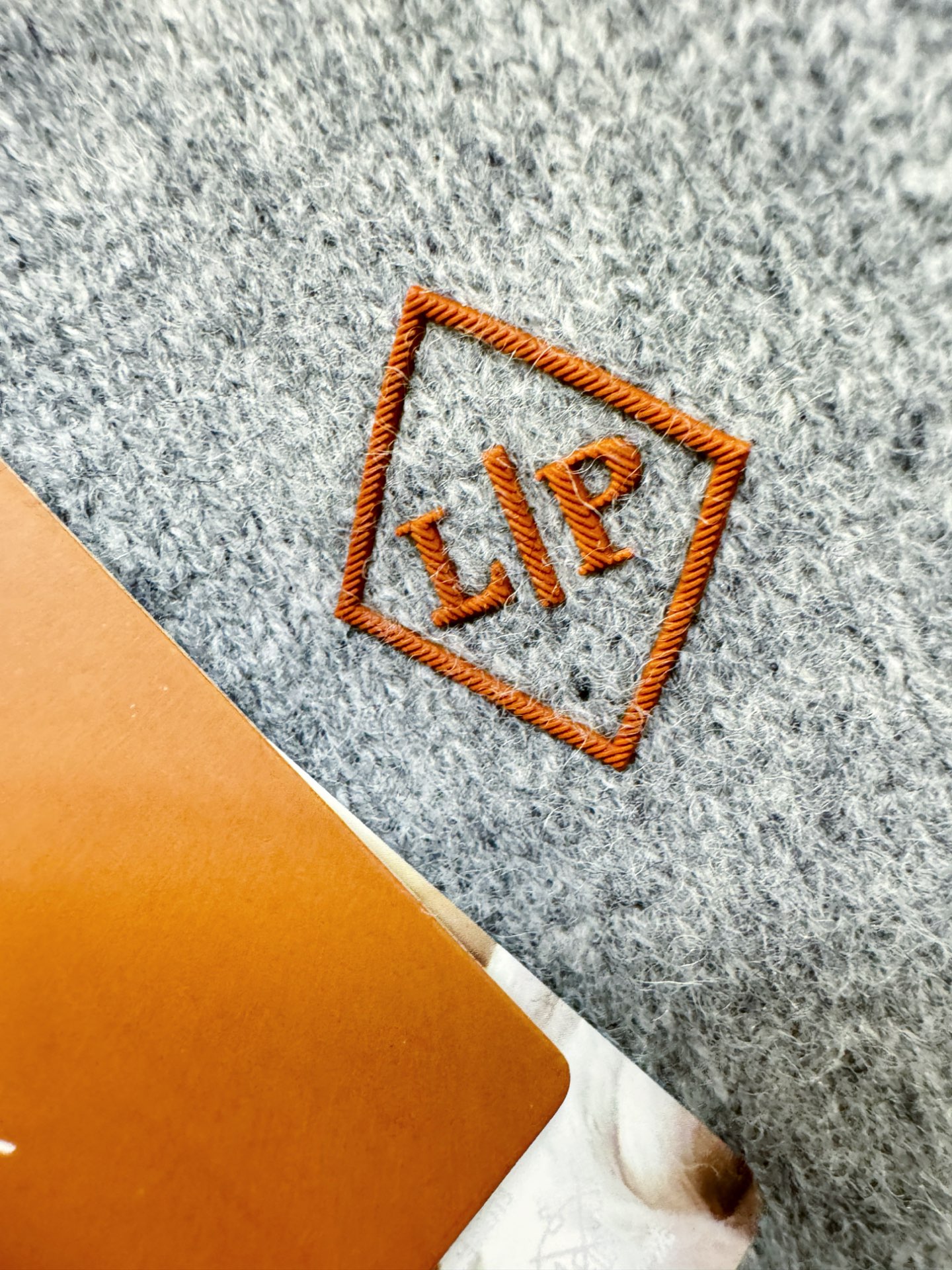 Loro Piana诺悠翩雅 新品爆款 2025秋冬新品拉链羊毛毛衣 澳洲美利奴羊毛，胸前品牌Golo经