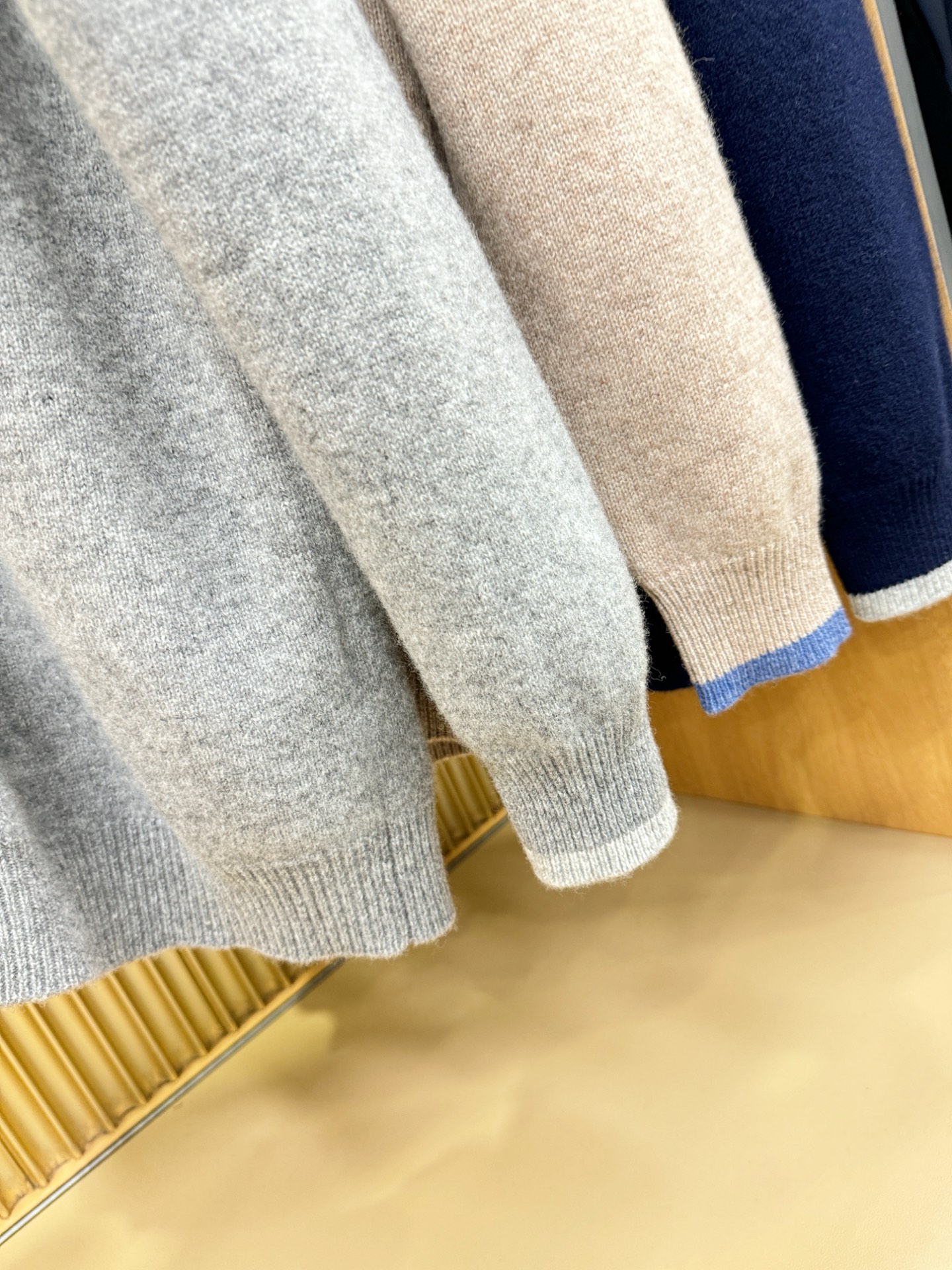 Loro Piana诺悠翩雅 新品爆款 2025秋冬新品拉链羊毛毛衣 澳洲美利奴羊毛，胸前品牌Golo经