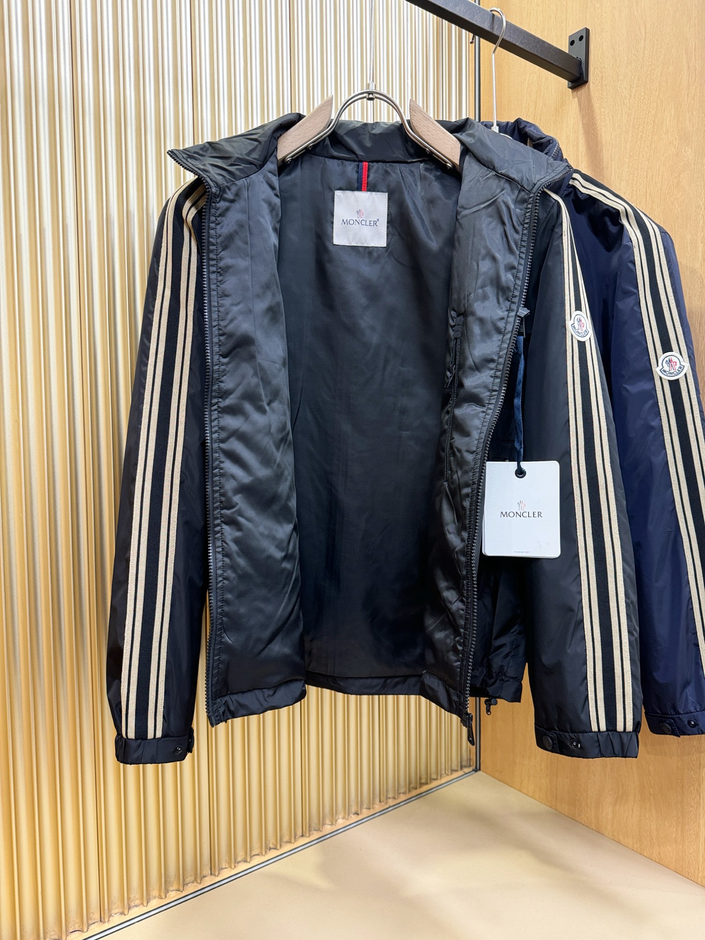 Moncler蒙口 2025秋冬新款棉服夹克外套，内里夹棉，原单狠货 意大利进口面料时尚夹克外套。加棉加