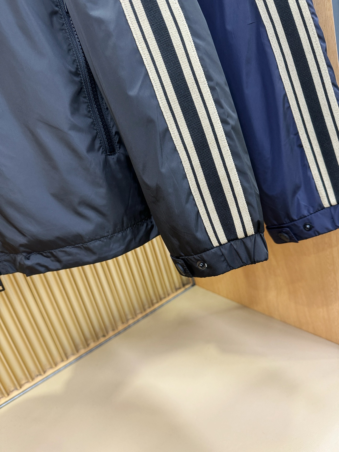 Moncler蒙口 2025秋冬新款棉服夹克外套，内里夹棉，原单狠货 意大利进口面料时尚夹克外套。加棉加