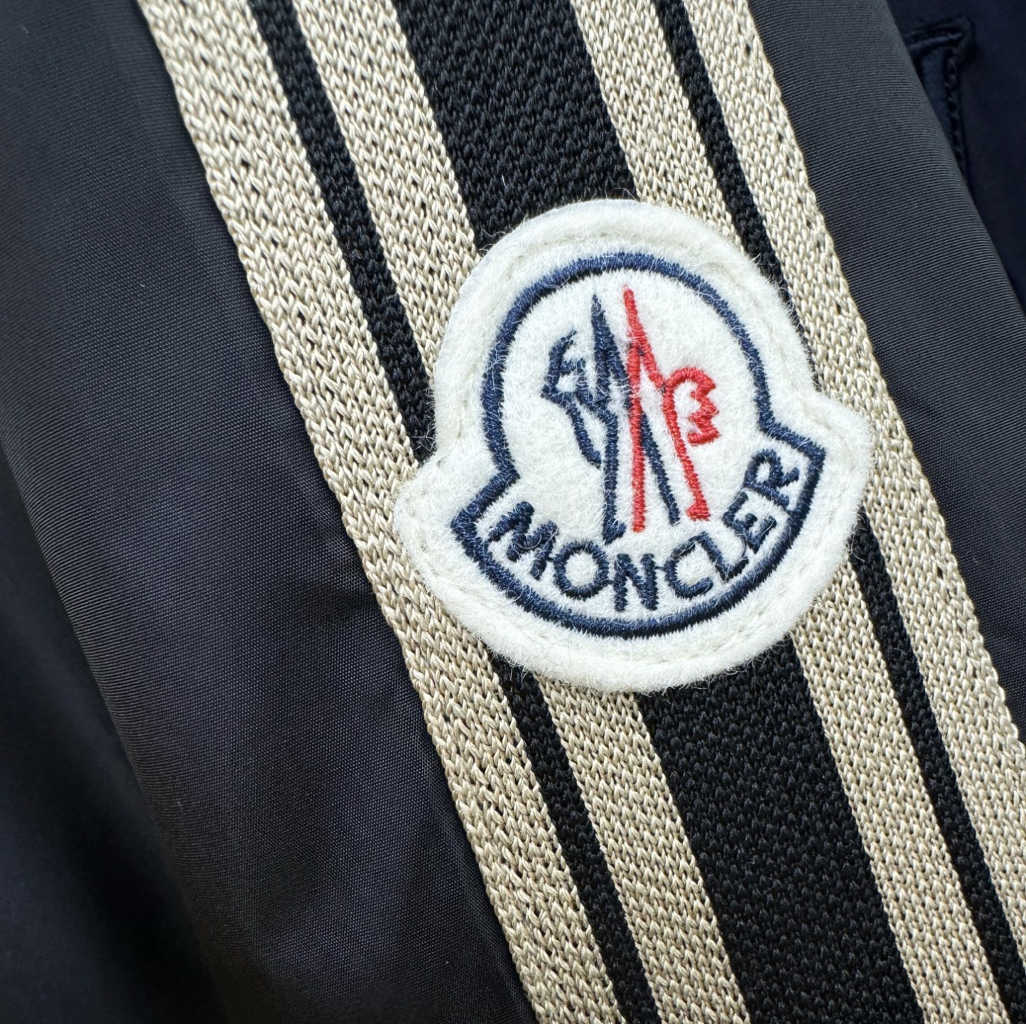 Moncler蒙口 2025秋冬新款棉服夹克外套，内里夹棉，原单狠货 意大利进口面料时尚夹克外套。加棉加