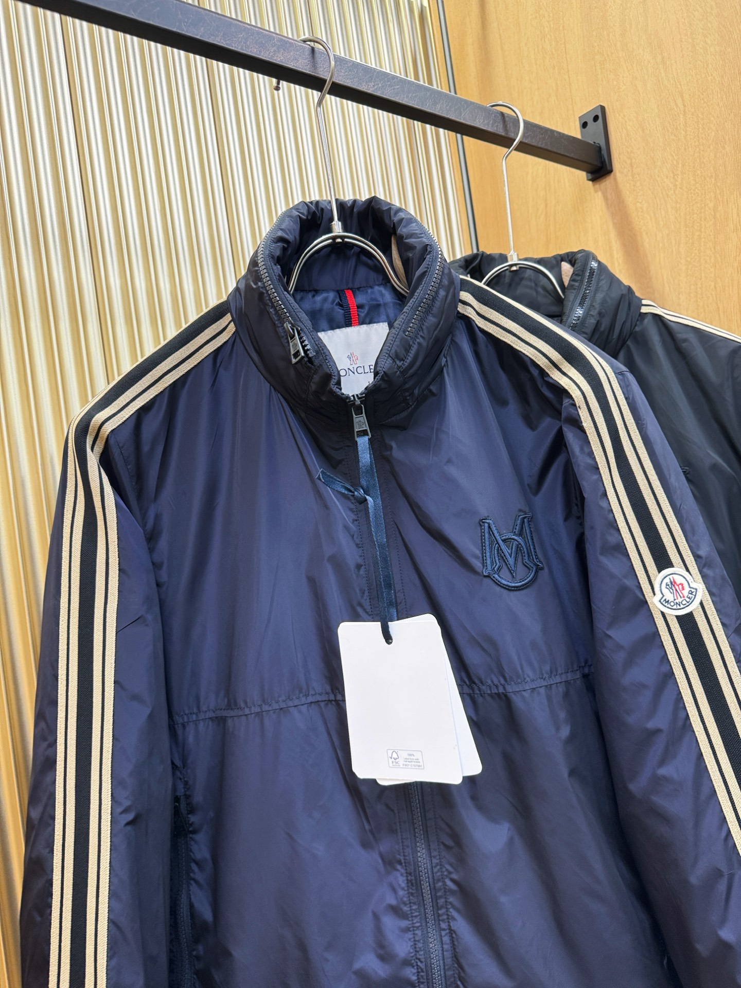 Moncler蒙口 2025秋冬新款棉服夹克外套，内里夹棉，原单狠货 意大利进口面料时尚夹克外套。加棉加