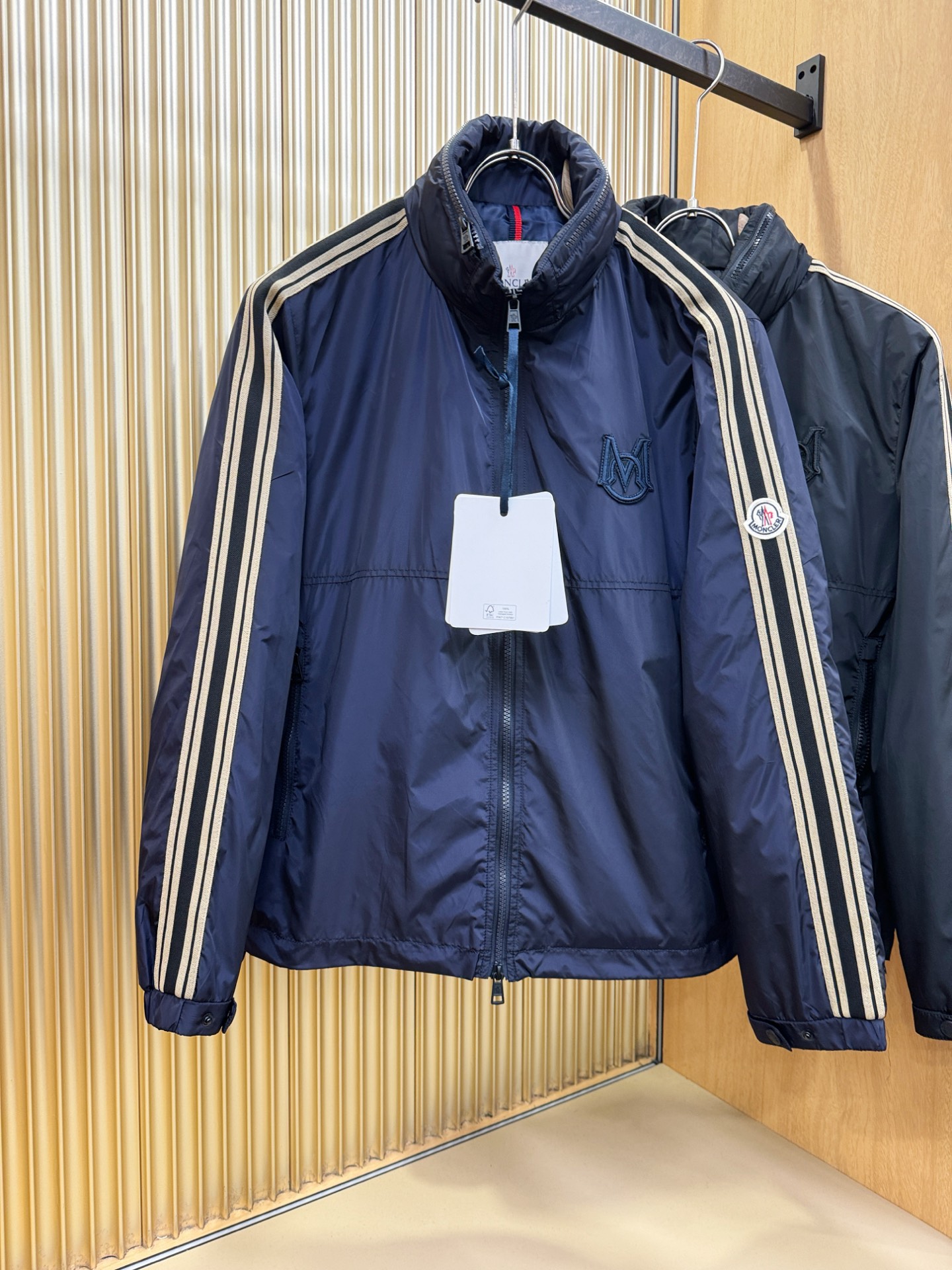 Moncler蒙口 2025秋冬新款棉服夹克外套，内里夹棉，原单狠货 意大利进口面料时尚夹克外套。加棉加