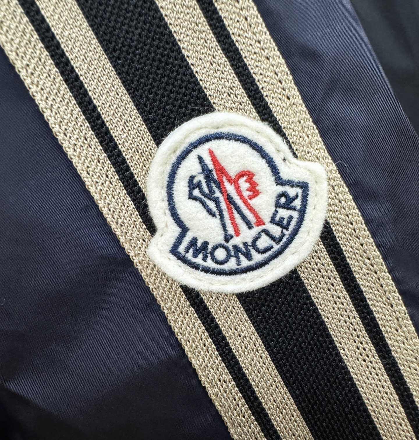 Moncler蒙口 2025秋冬新款棉服夹克外套，内里夹棉，原单狠货 意大利进口面料时尚夹克外套。加棉加