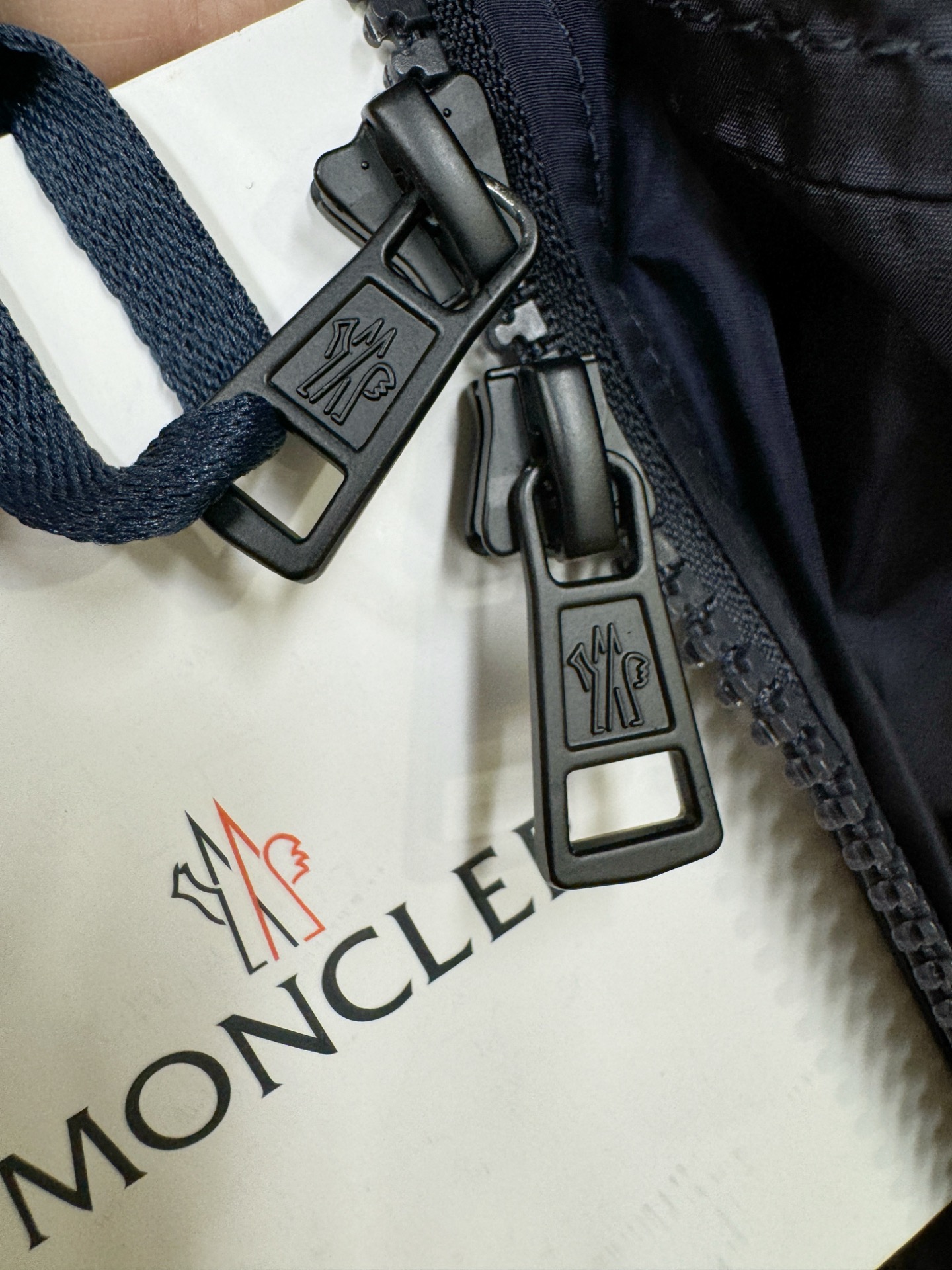 Moncler蒙口 2025秋冬新款棉服夹克外套，内里夹棉，原单狠货 意大利进口面料时尚夹克外套。加棉加