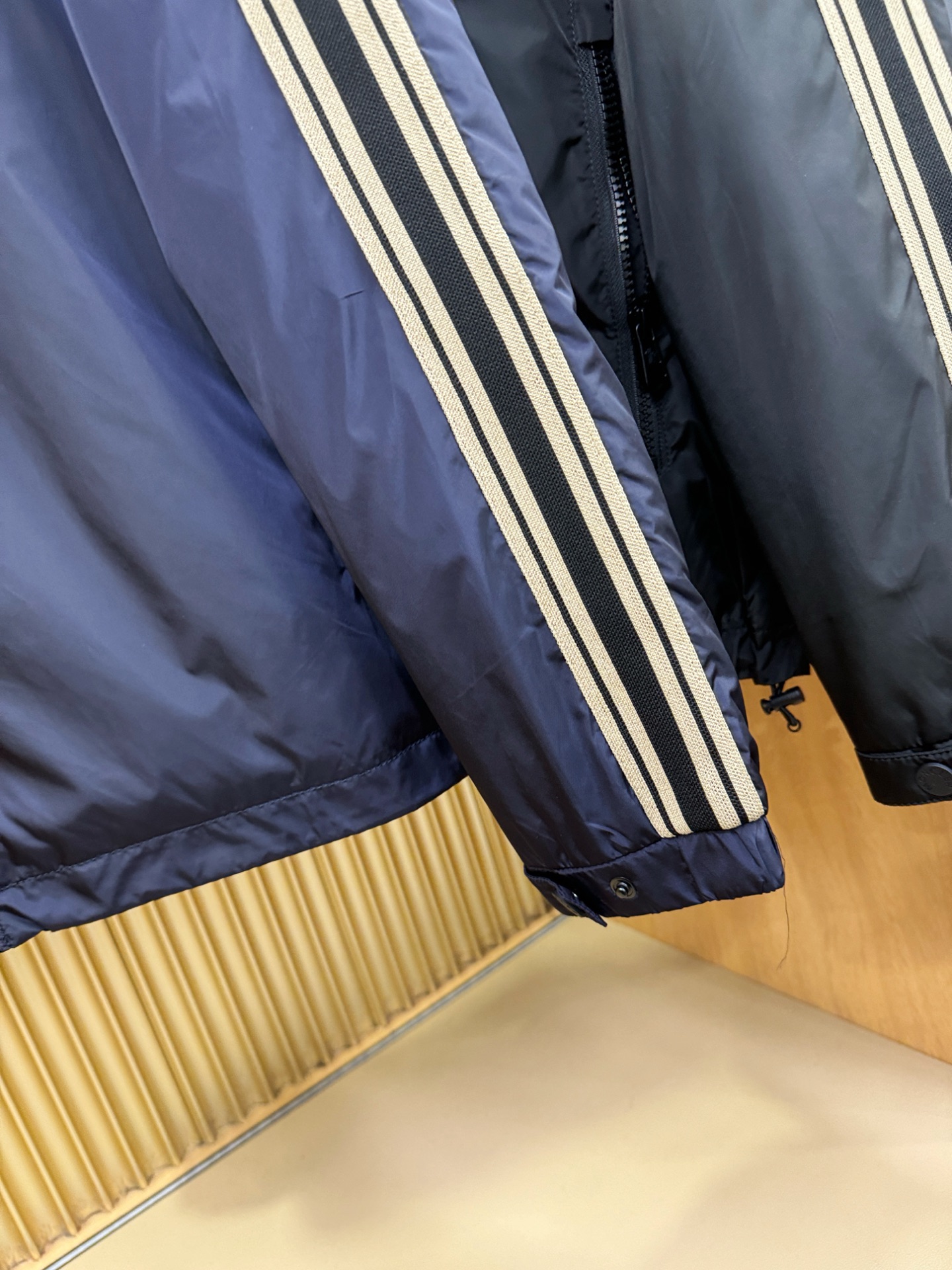 Moncler蒙口 2025秋冬新款棉服夹克外套，内里夹棉，原单狠货 意大利进口面料时尚夹克外套。加棉加