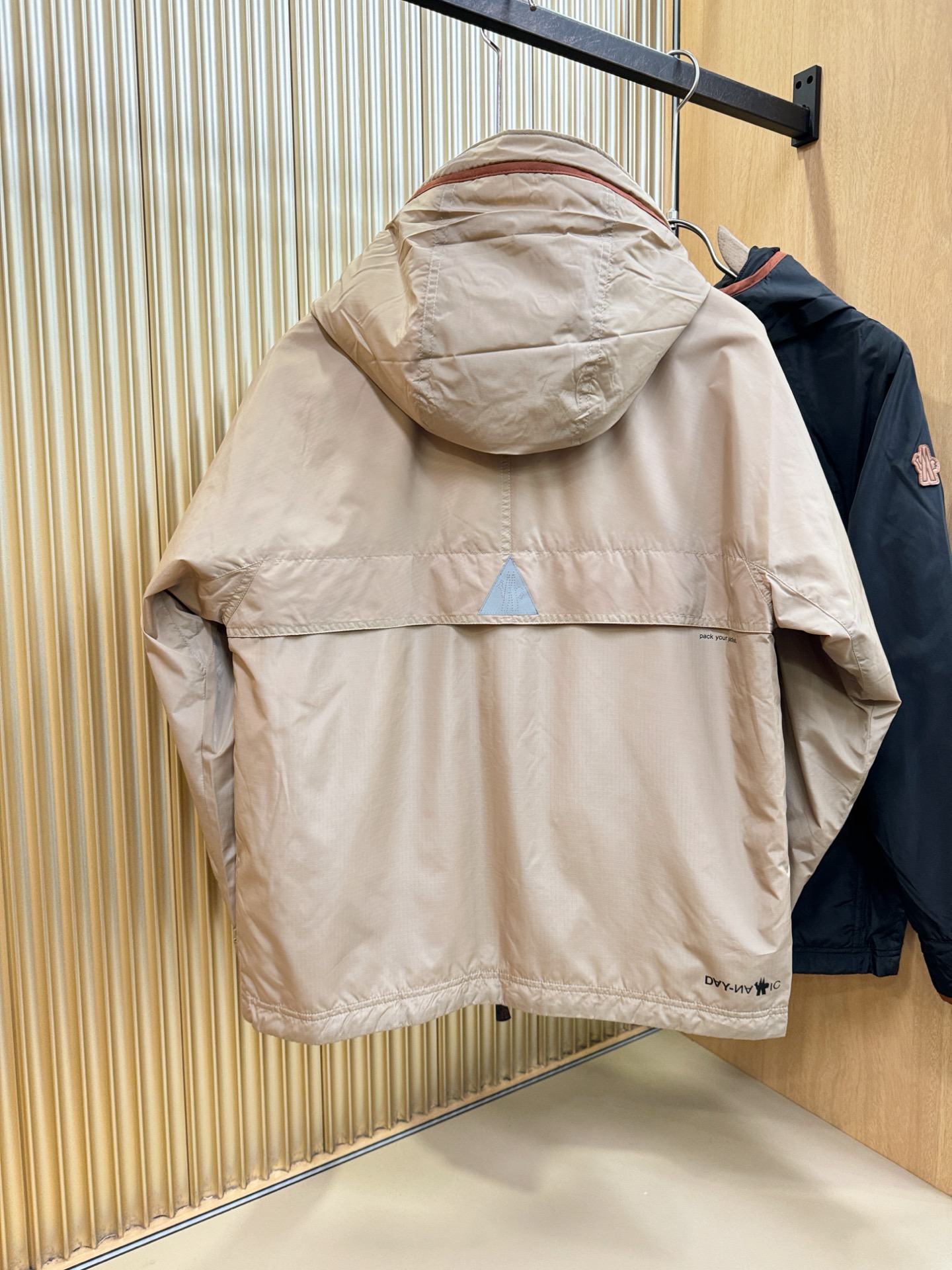 Moncler蒙口 2025秋冬新款棉服夹克外套，内里夹棉，原单狠货 意大利进口面料时尚夹克外套。加棉加