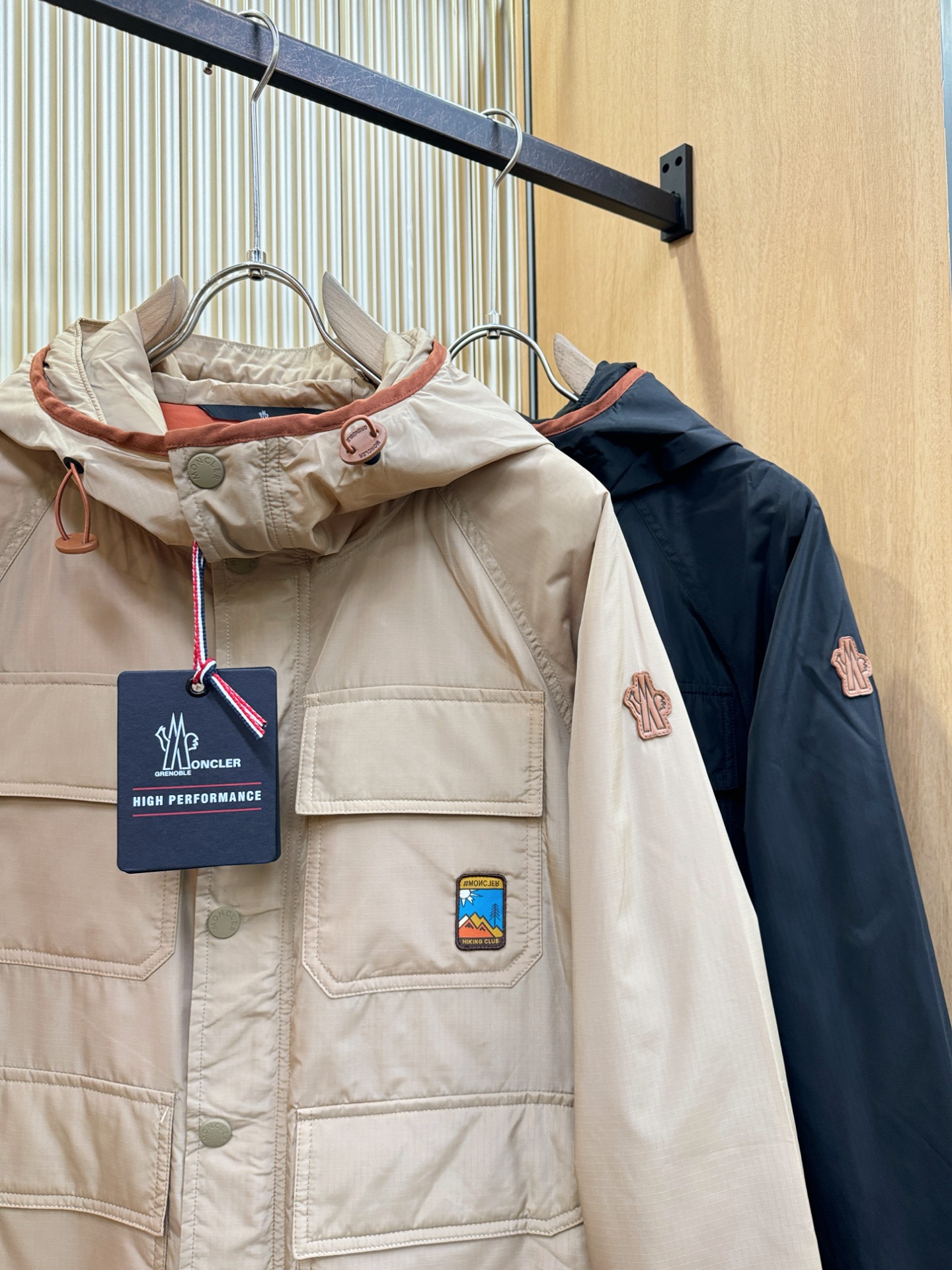 Moncler蒙口 2025秋冬新款棉服夹克外套，内里夹棉，原单狠货 意大利进口面料时尚夹克外套。加棉加