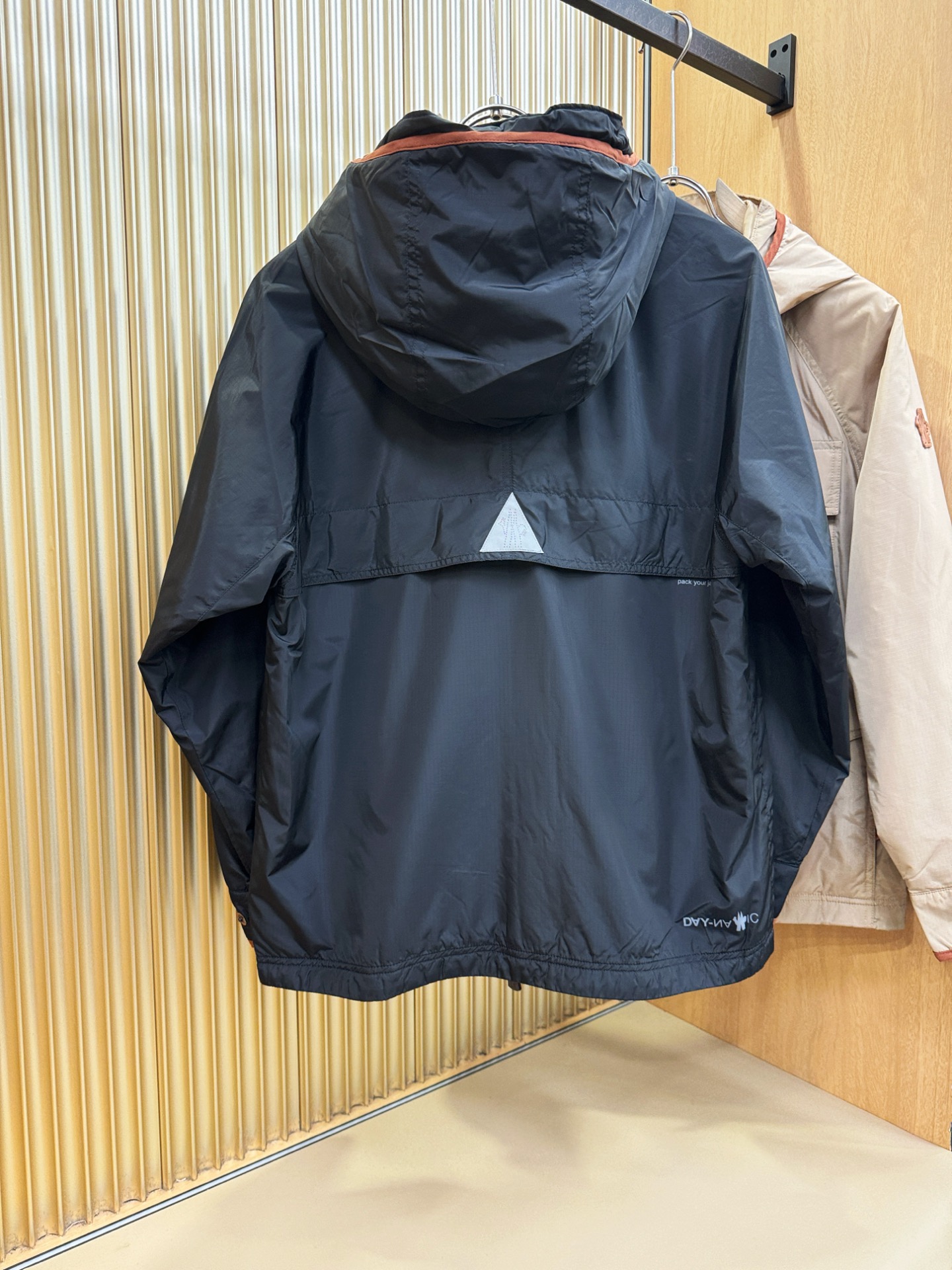 Moncler蒙口 2025秋冬新款棉服夹克外套，内里夹棉，原单狠货 意大利进口面料时尚夹克外套。加棉加