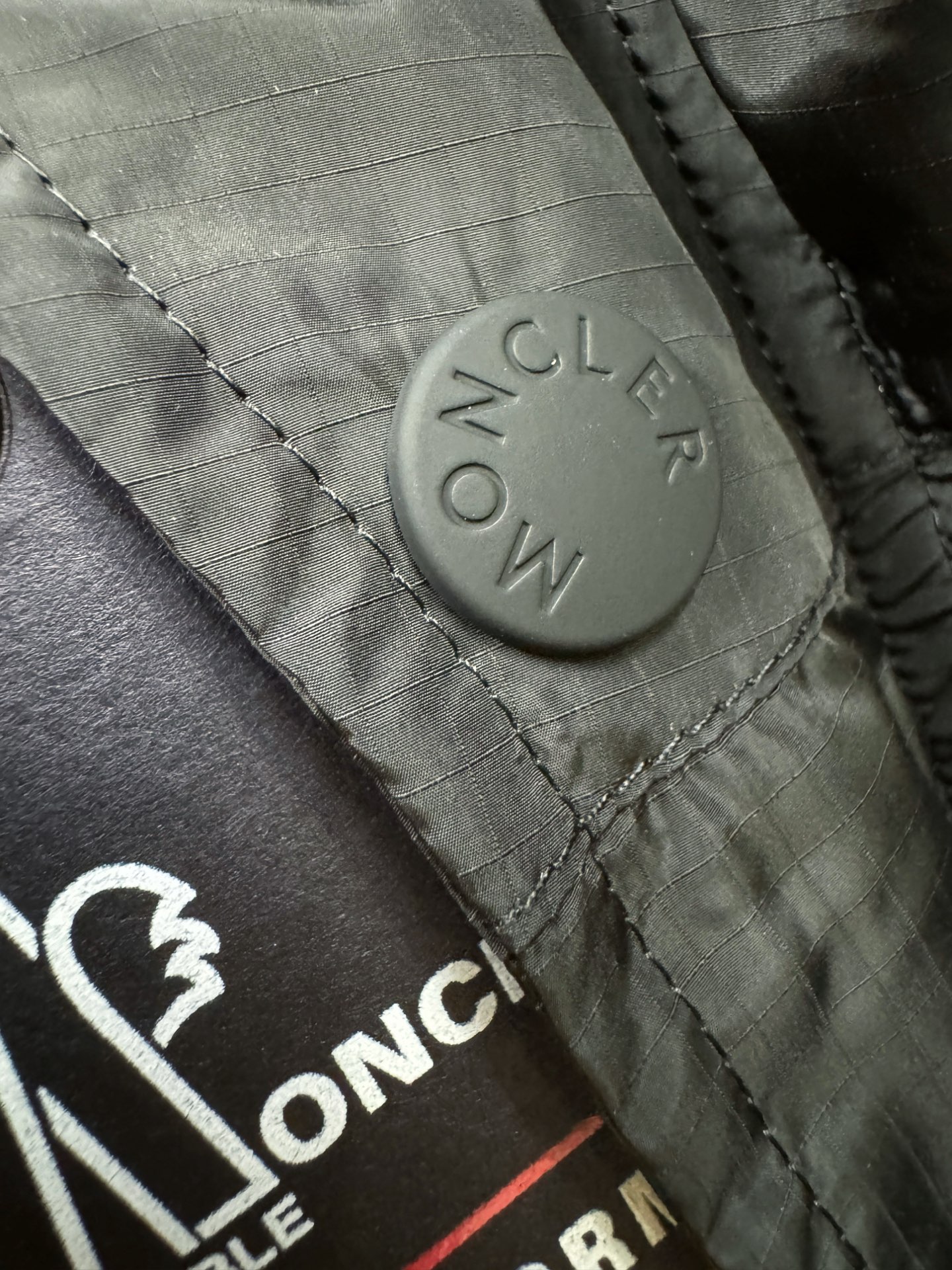 Moncler蒙口 2025秋冬新款棉服夹克外套，内里夹棉，原单狠货 意大利进口面料时尚夹克外套。加棉加