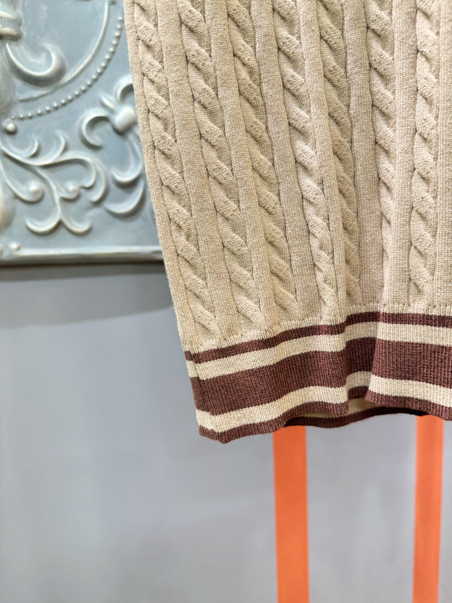 Loro Piana诺悠翩雅 2025专柜新款背心毛衣，针织羊毛面料，精心制作，针织毛衣。亲肤感极高，完