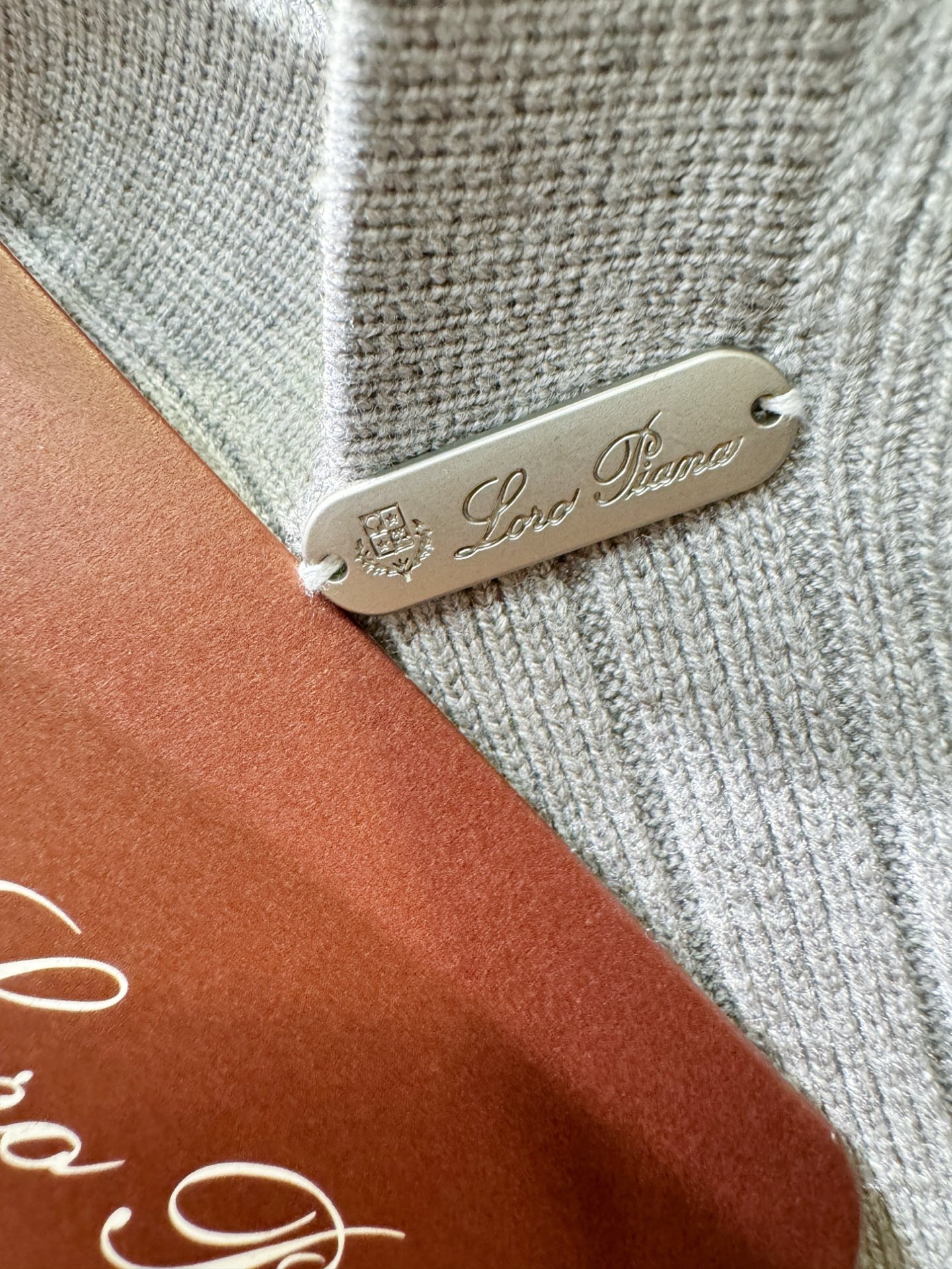 Loro Piana诺悠翩雅 新款毛衣，胸前logo设计！贸易公司渠道稀出，同步官网发售！秋冬系列经典设