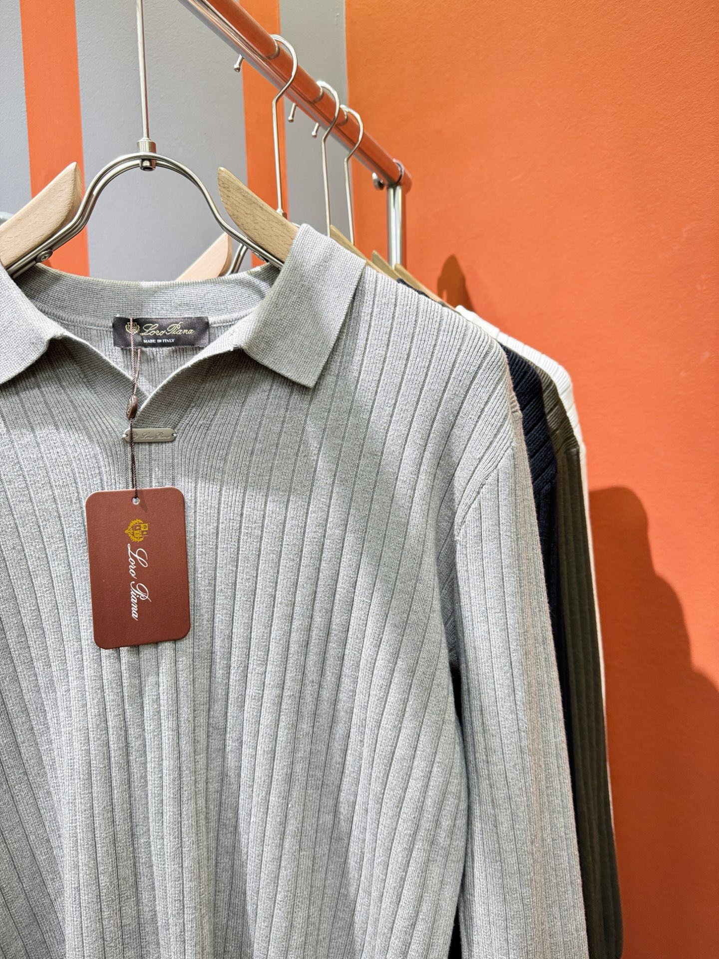 Loro Piana诺悠翩雅 新款毛衣，胸前logo设计！贸易公司渠道稀出，同步官网发售！秋冬系列经典设