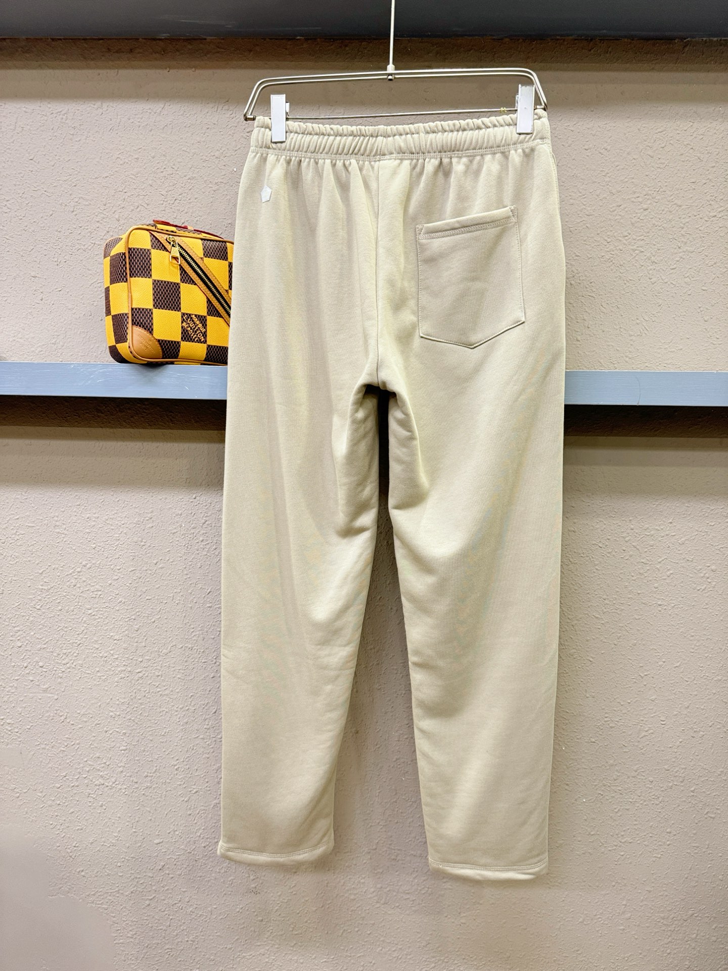 Loro Piana诺悠翩雅 2025秋冬超火爆休闲裤，选用欧洲进口面料，柔软舒适有质感，原版五金配件，