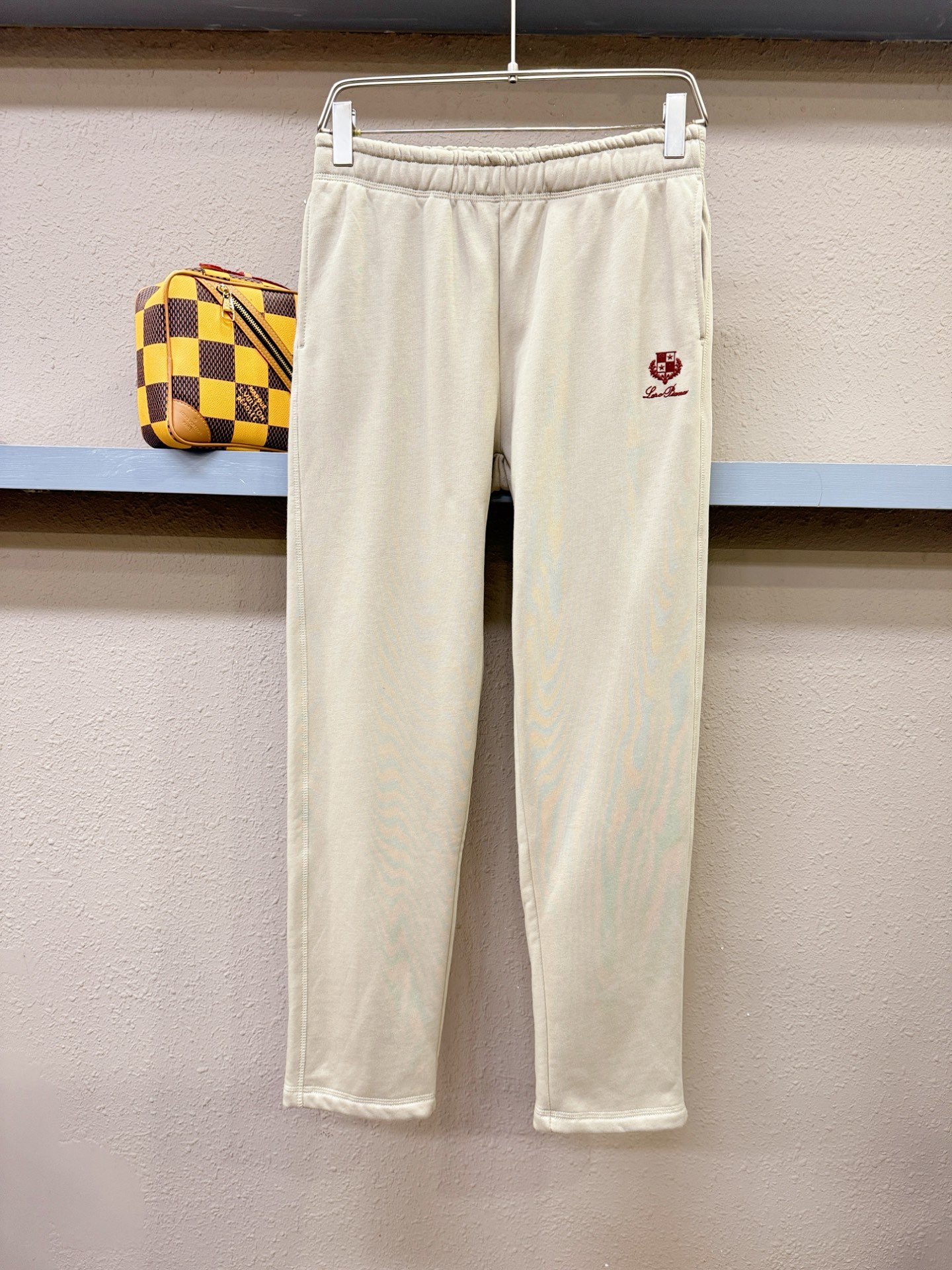 Loro Piana诺悠翩雅 2025秋冬超火爆休闲裤，选用欧洲进口面料，柔软舒适有质感，原版五金配件，