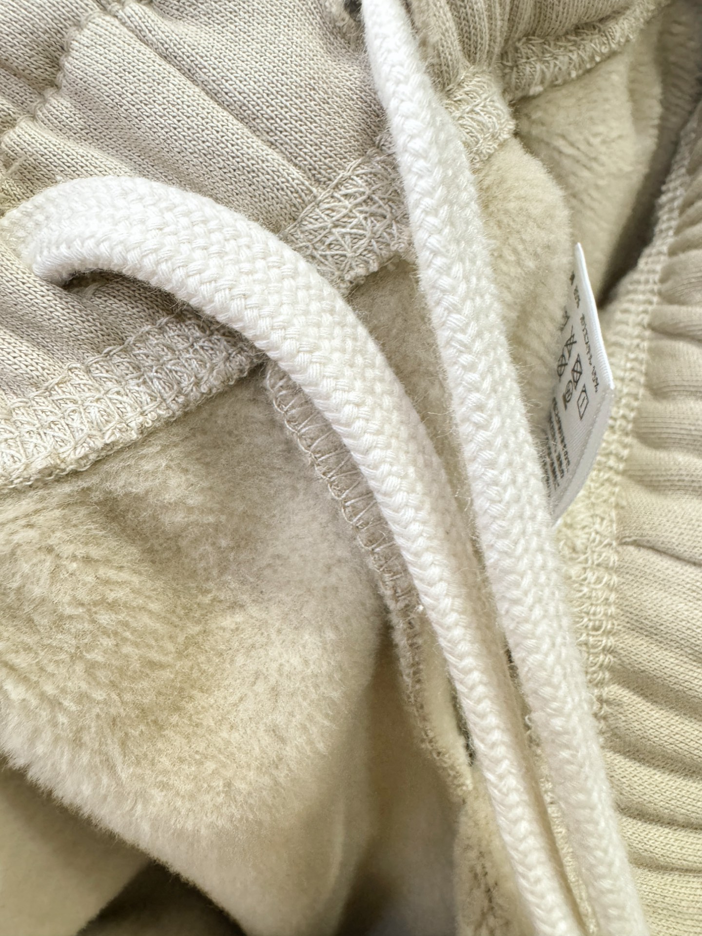 Loro Piana诺悠翩雅 2025秋冬超火爆休闲裤，选用欧洲进口面料，柔软舒适有质感，原版五金配件，