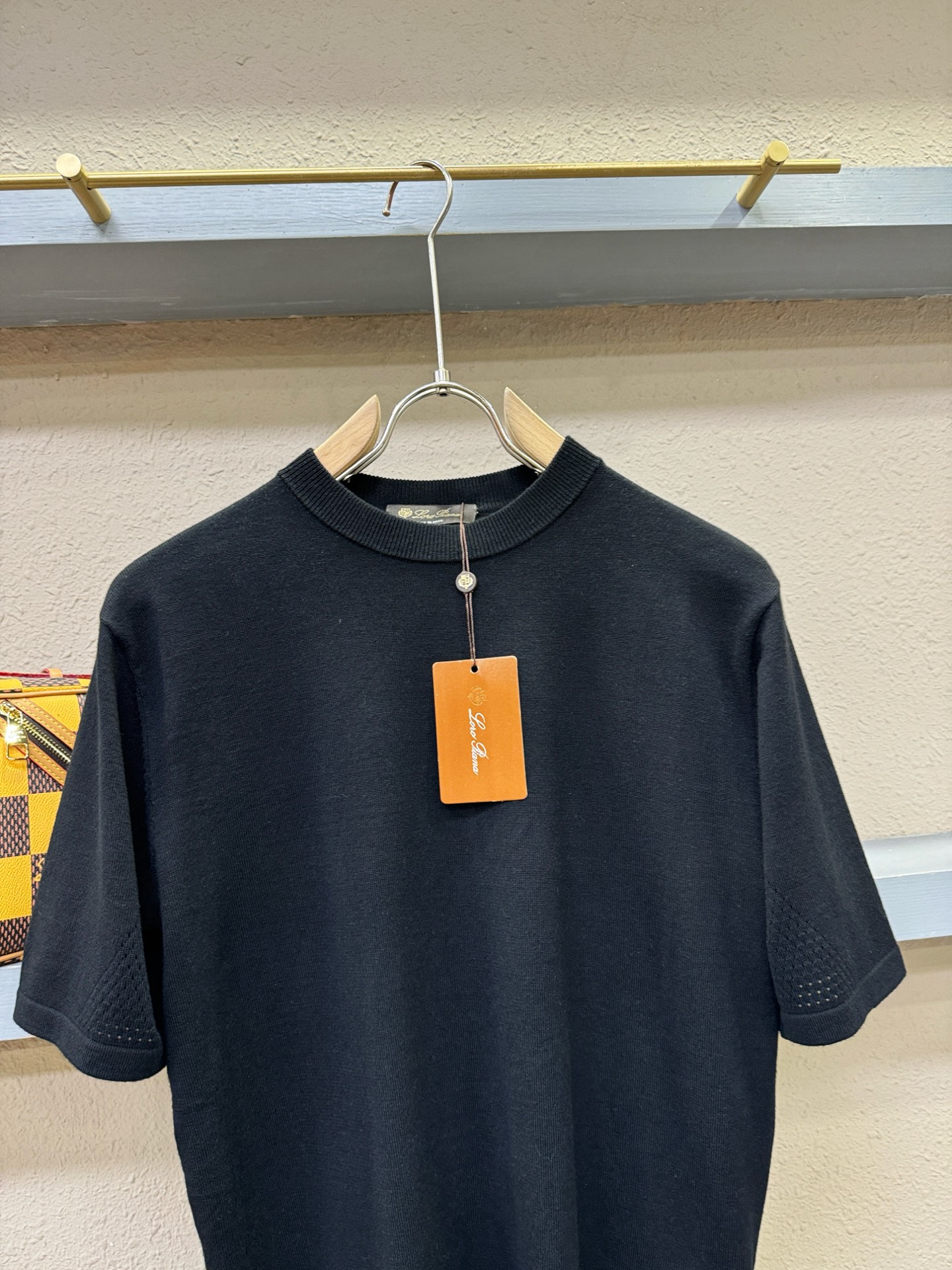 Loro Piana诺悠翩雅 顶级品质 2025秋冬新品短袖羊毛衫！桑蚕丝+绵羊毛面料，手感柔软。顶级进