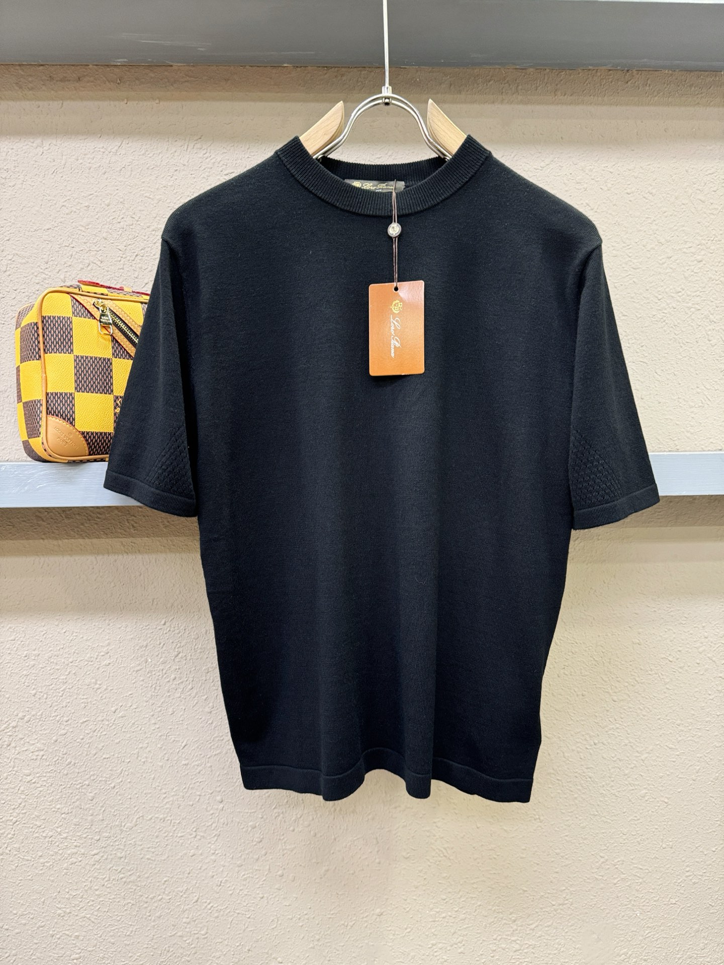 Loro Piana诺悠翩雅 顶级品质 2025秋冬新品短袖羊毛衫！桑蚕丝+绵羊毛面料，手感柔软。顶级进