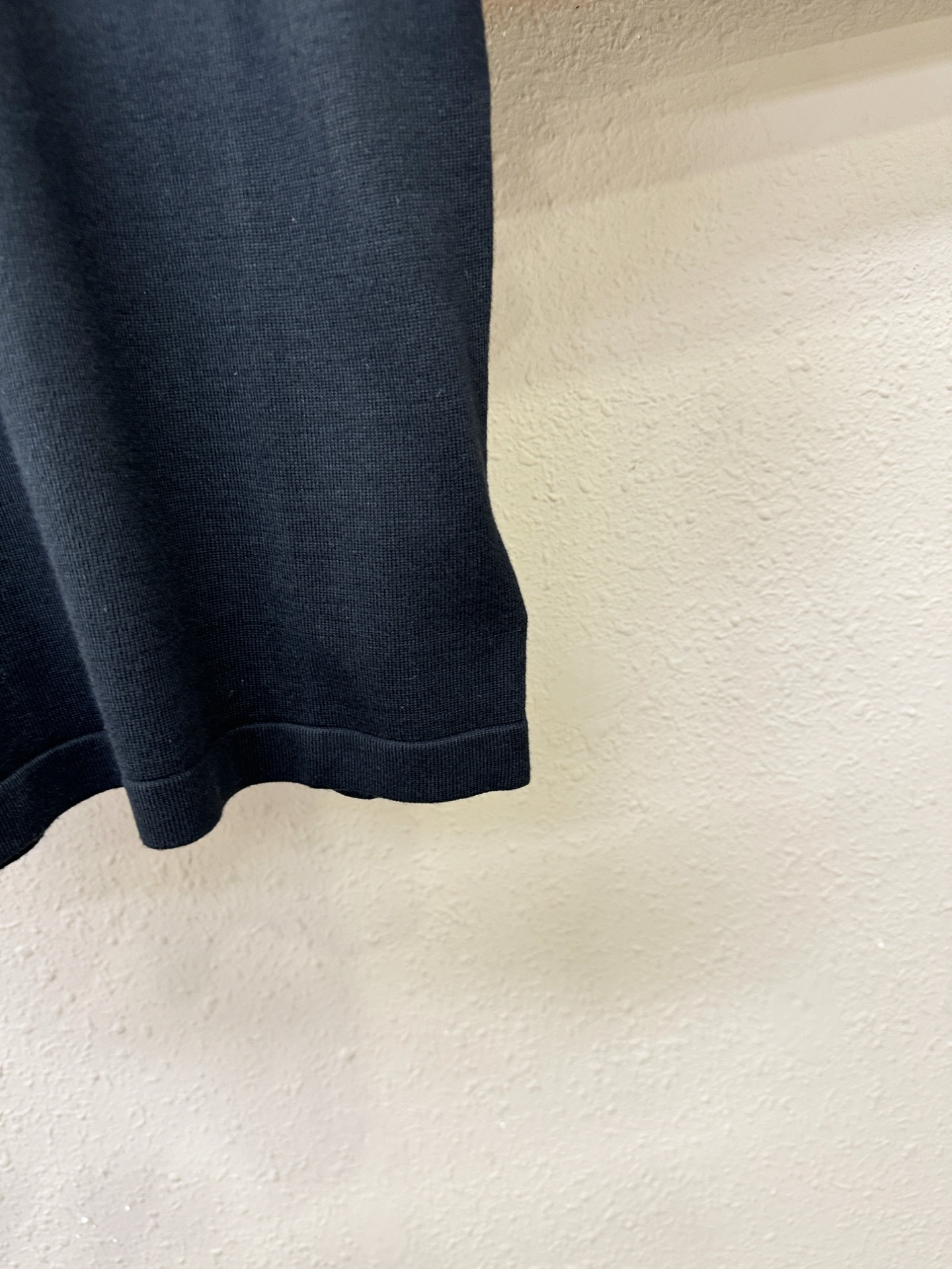 Loro Piana诺悠翩雅 顶级品质 2025秋冬新品短袖羊毛衫！桑蚕丝+绵羊毛面料，手感柔软。顶级进