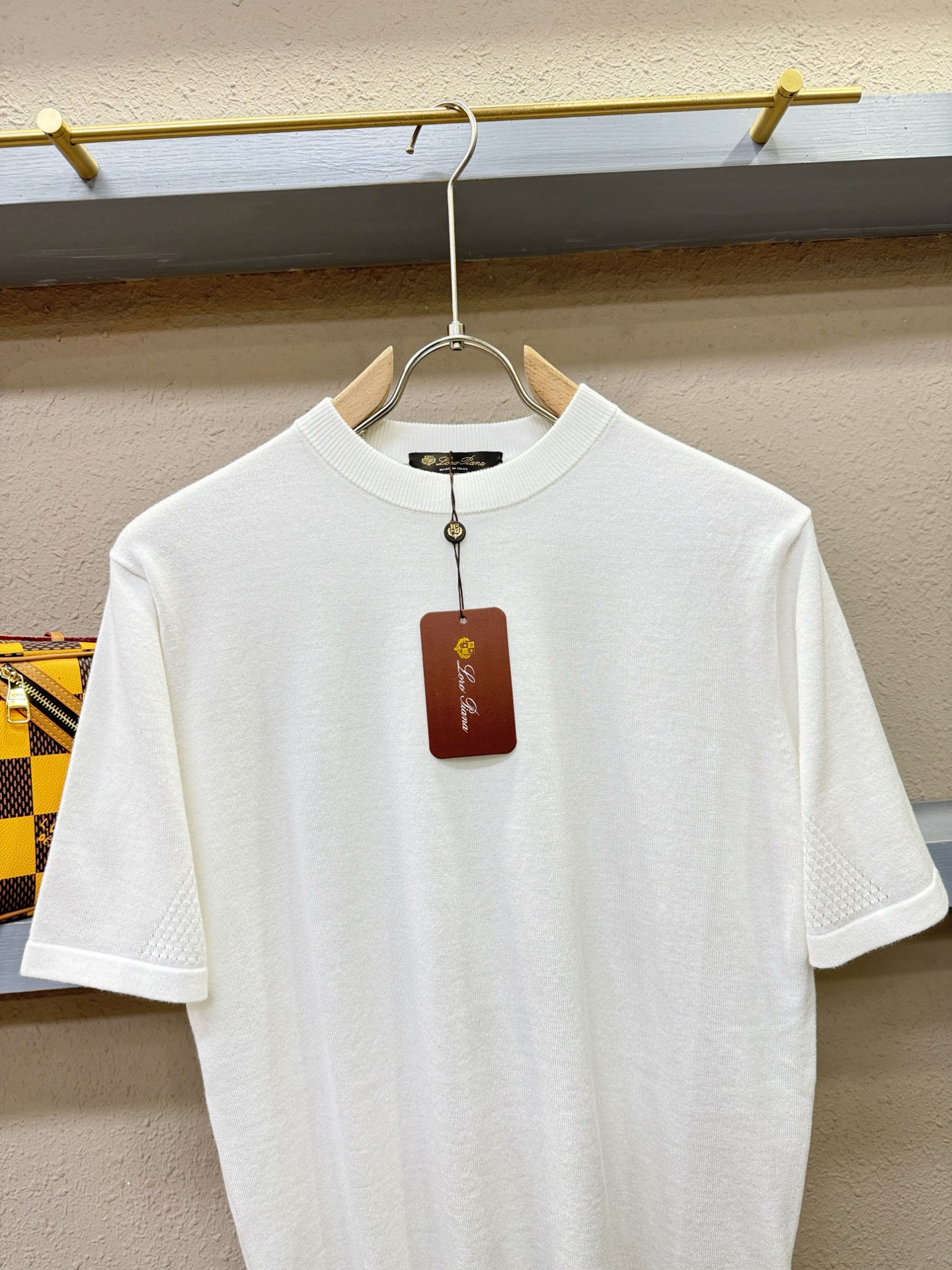 Loro Piana诺悠翩雅 顶级品质 2025秋冬新品短袖羊毛衫！桑蚕丝+绵羊毛面料，手感柔软。顶级进