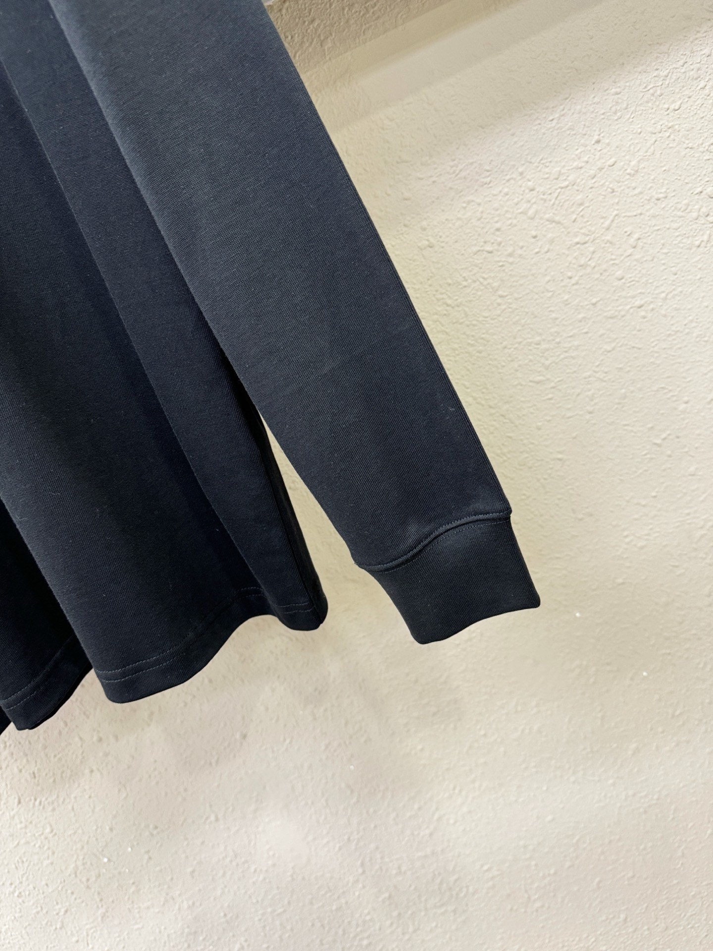 西太后 2025ss秋冬新品 长袖T恤，经典Logo设计，百搭款 官网同步发售 定制面料，柔软细腻 舒适