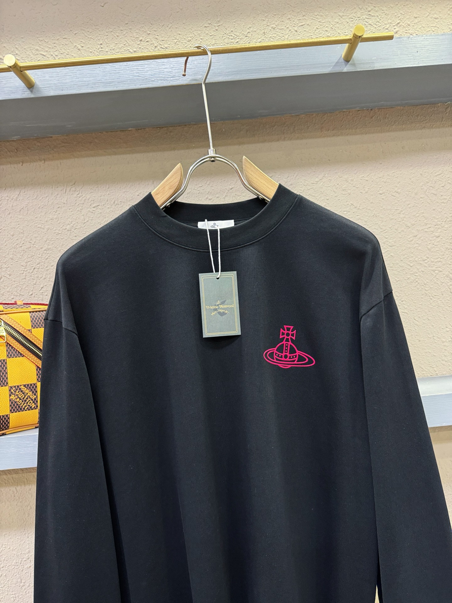 西太后 2025ss秋冬新品 长袖T恤，经典Logo设计，百搭款 官网同步发售 定制面料，柔软细腻 舒适