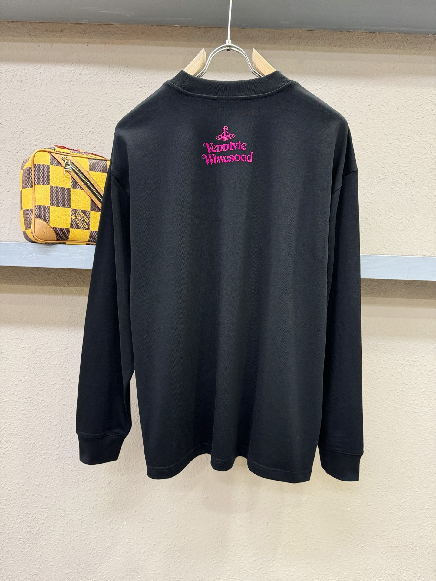 西太后 2025ss秋冬新品 长袖T恤，经典Logo设计，百搭款 官网同步发售 定制面料，柔软细腻 舒适