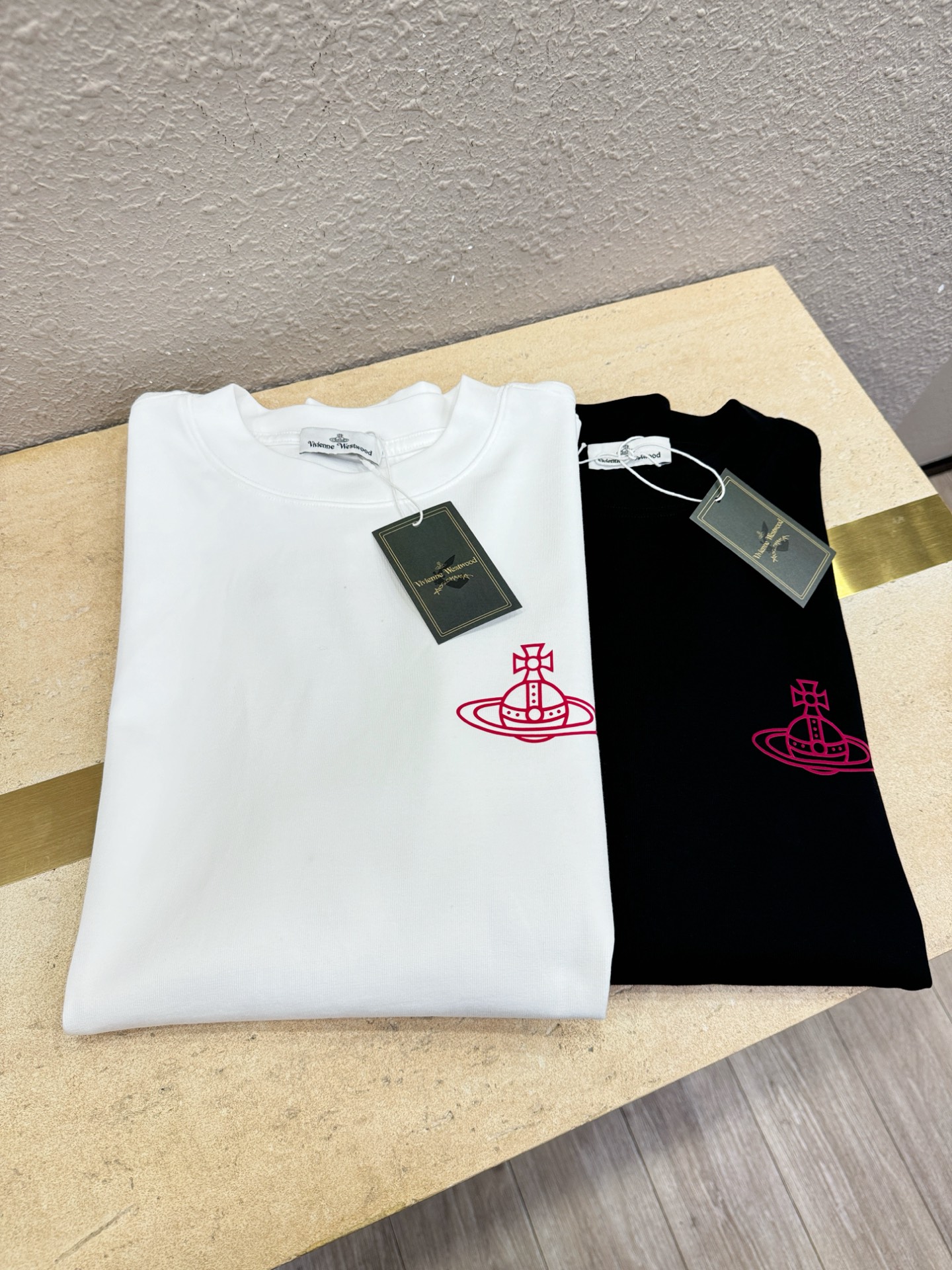 西太后 2025ss秋冬新品 长袖T恤，经典Logo设计，百搭款 官网同步发售 定制面料，柔软细腻 舒适