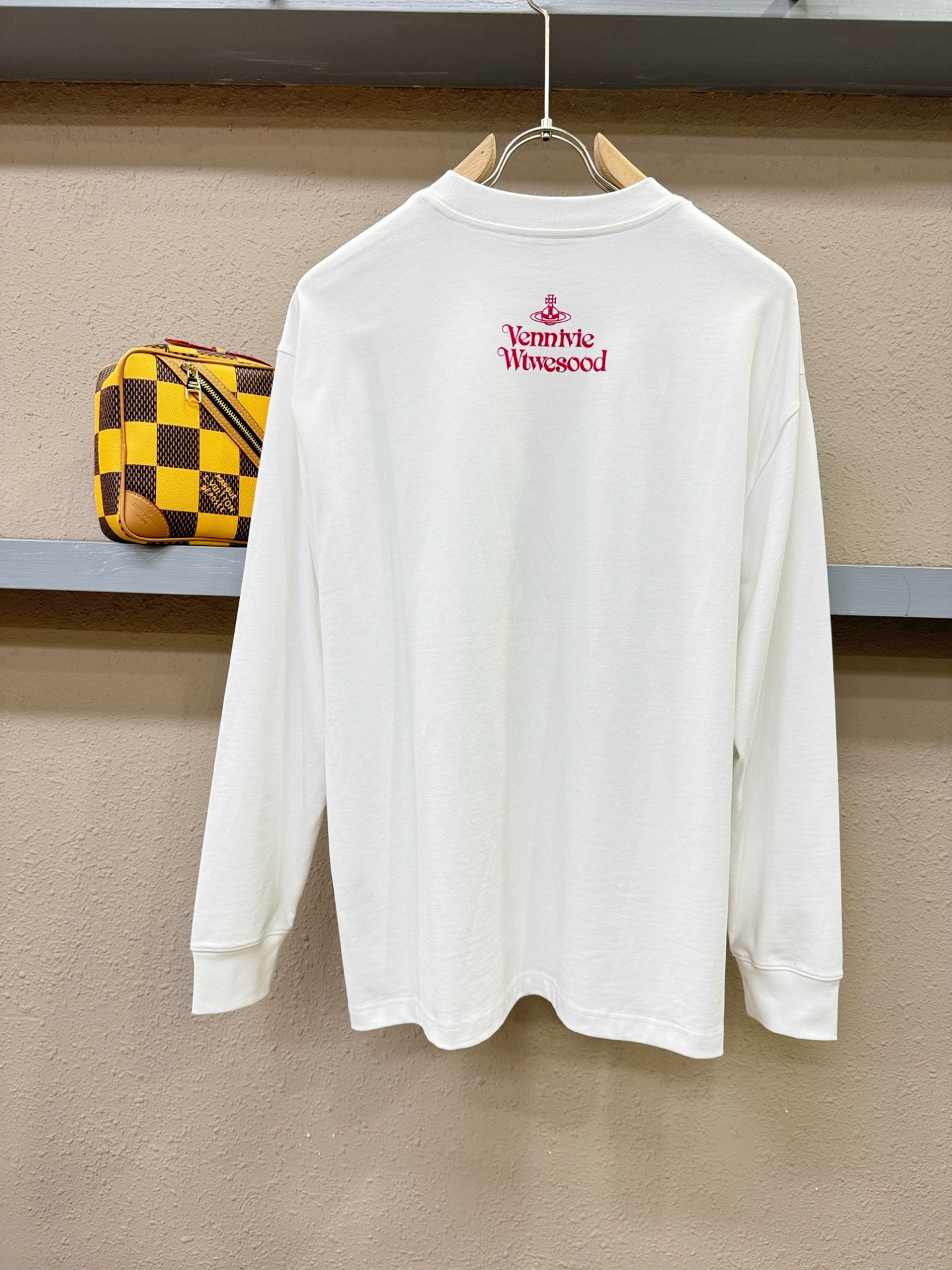 西太后 2025ss秋冬新品 长袖T恤，经典Logo设计，百搭款 官网同步发售 定制面料，柔软细腻 舒适