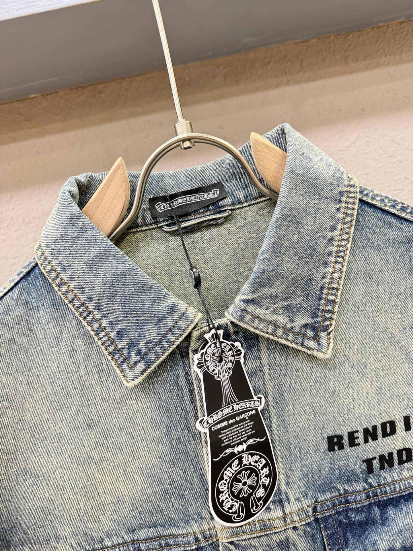 CHROME HEARTS 克罗心 2025新品男女同款牛仔外套，时装圈人气极为火热的单品，是时尚大咖们