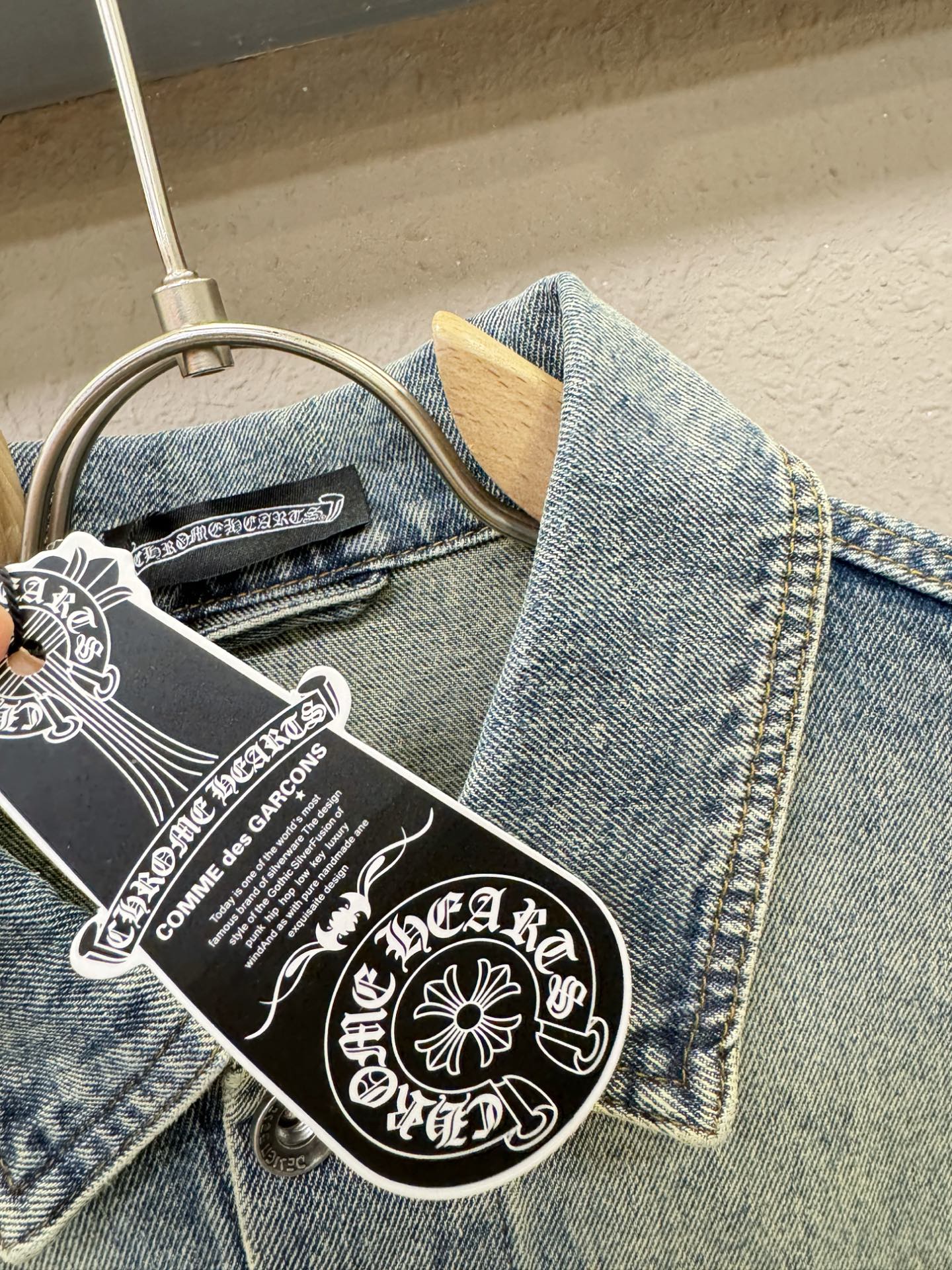 CHROME HEARTS 克罗心 2025新品男女同款牛仔外套，时装圈人气极为火热的单品，是时尚大咖们