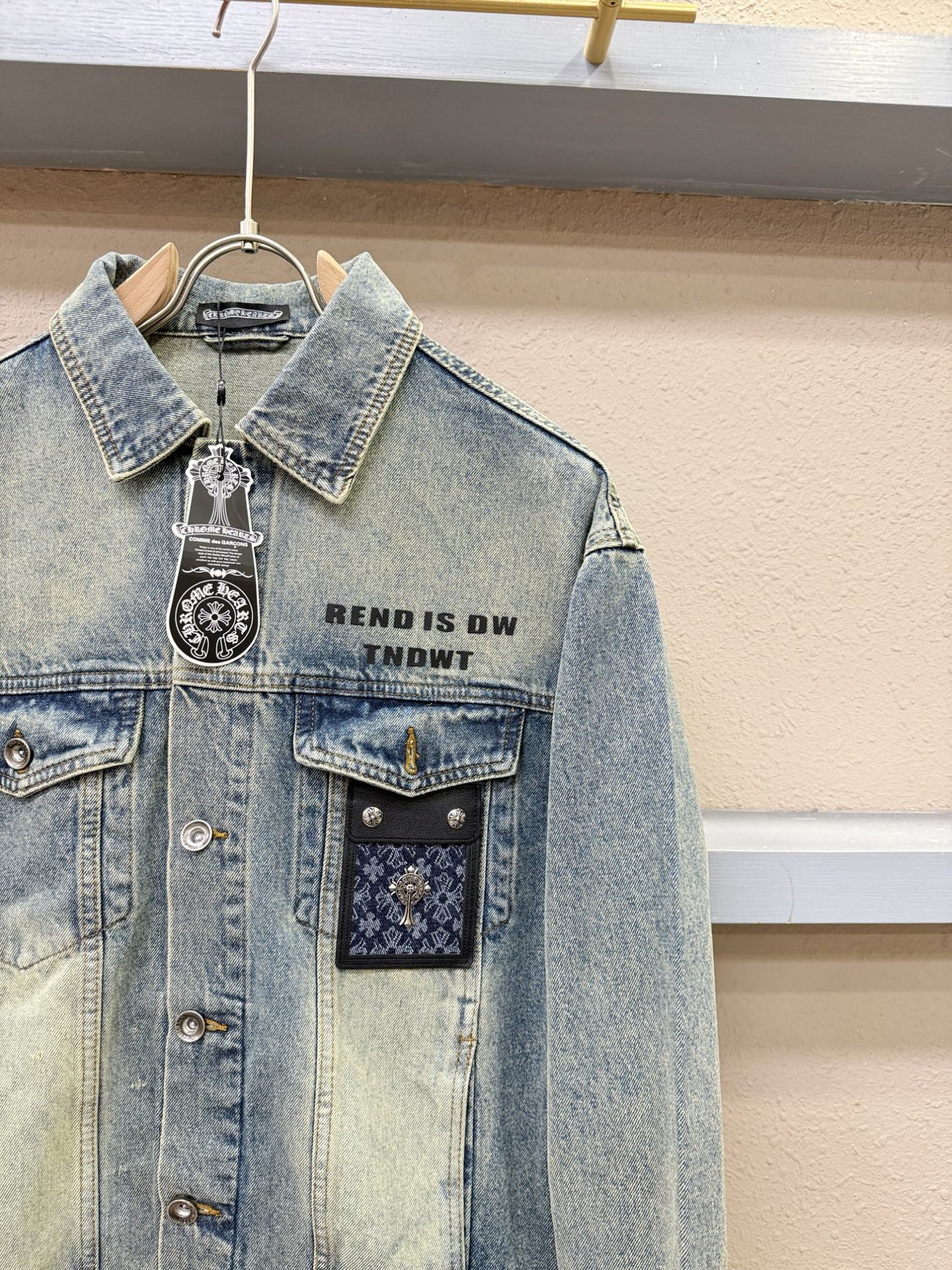 CHROME HEARTS 克罗心 2025新品男女同款牛仔外套，时装圈人气极为火热的单品，是时尚大咖们