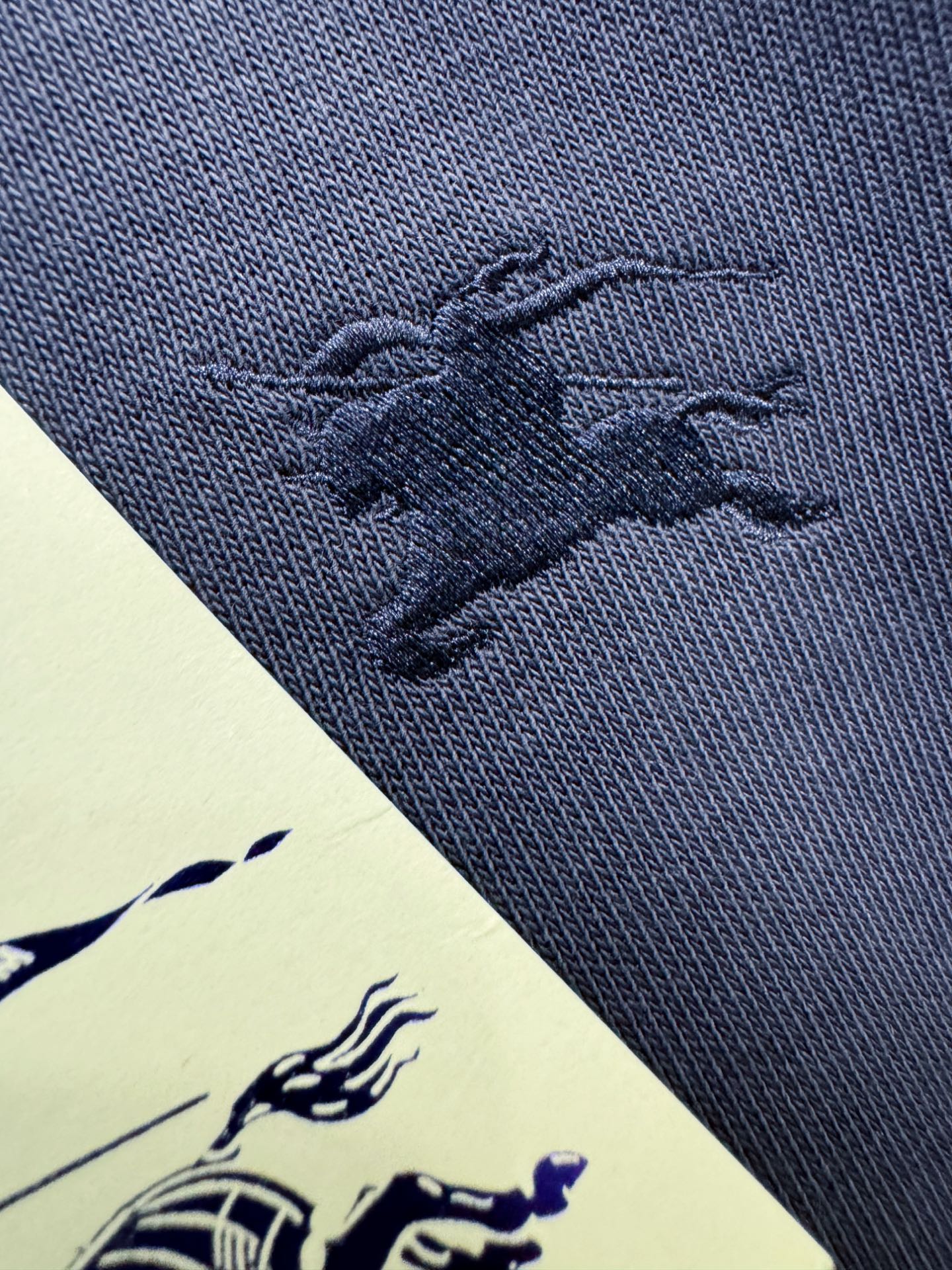 套装BURBERRY巴宝莉 2025秋季新款休闲套装，细节精致高级，高级感满满。定制高端面料，上身挺括有