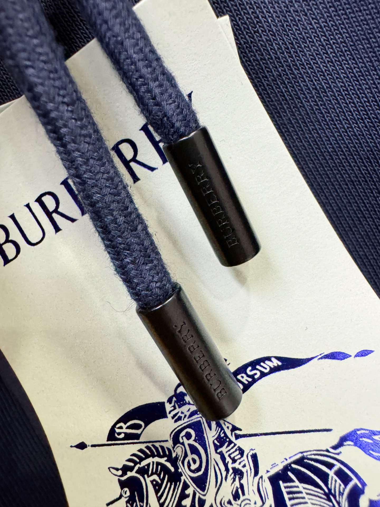 套装BURBERRY巴宝莉 2025秋季新款休闲套装，细节精致高级，高级感满满。定制高端面料，上身挺括有