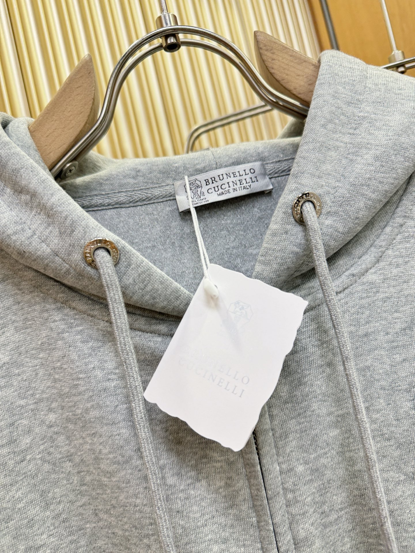 套装BC布鲁提 2025秋季新款休闲套装，细节精致高级，高级感满满。定制高端面料，上身挺括有型，舒适不紧