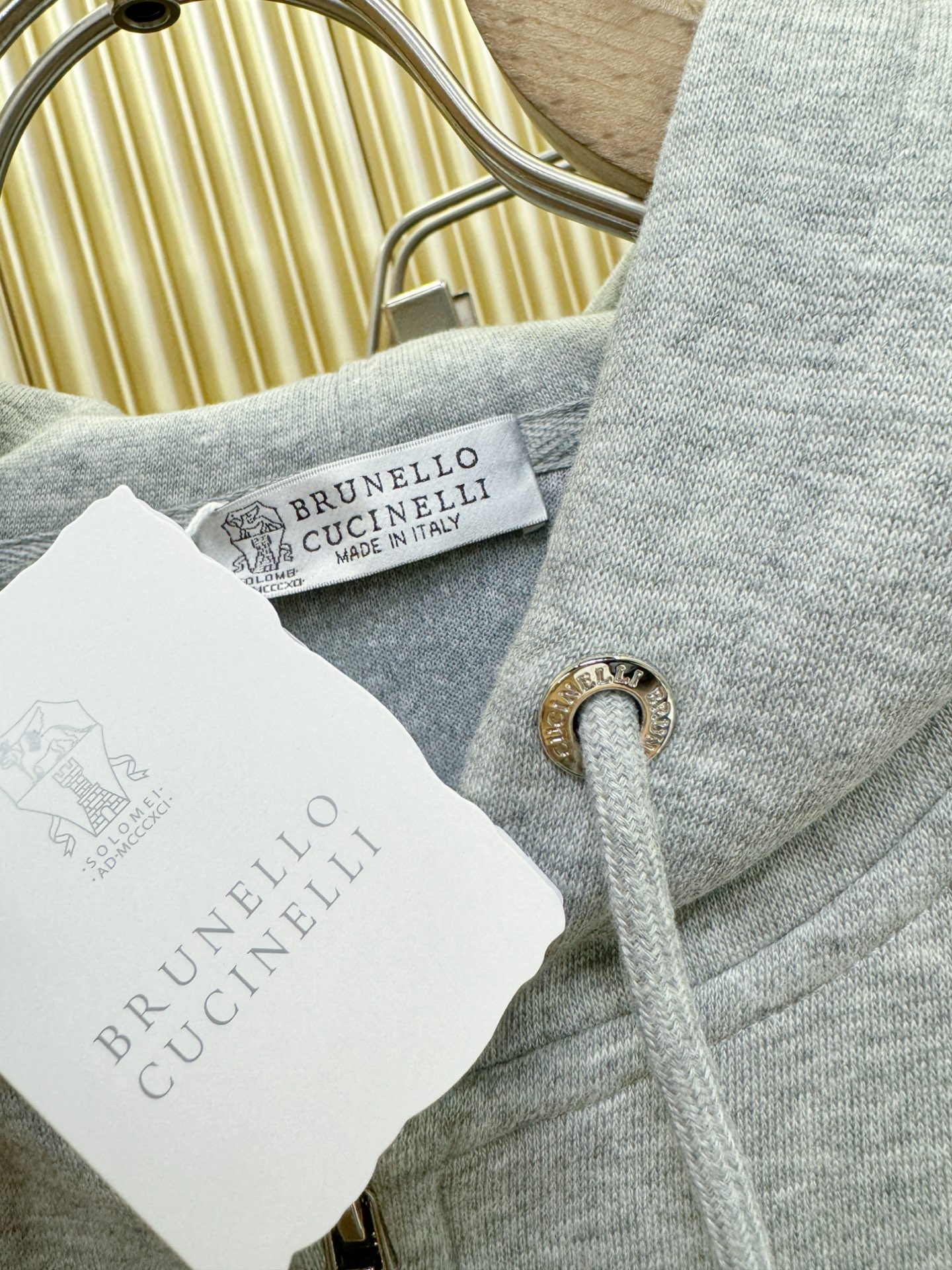 套装BC布鲁提 2025秋季新款休闲套装，细节精致高级，高级感满满。定制高端面料，上身挺括有型，舒适不紧