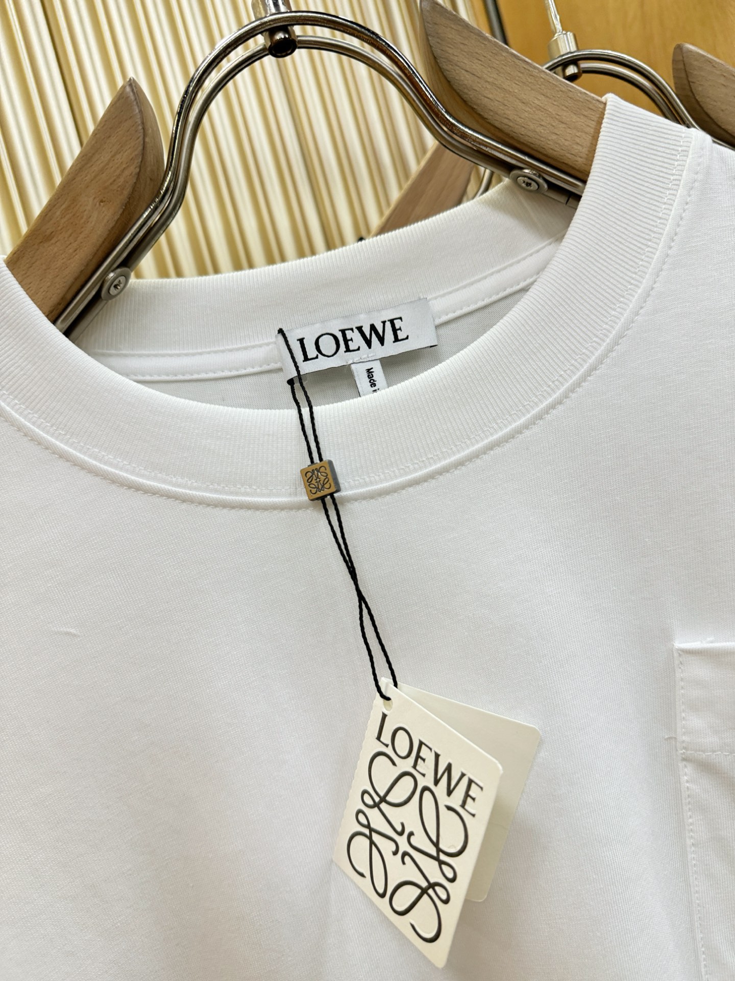 LOEWE罗意威 2025ss秋冬新品 长袖T恤，经典Logo设计，百搭款 官网同步发售 定制面料，柔软