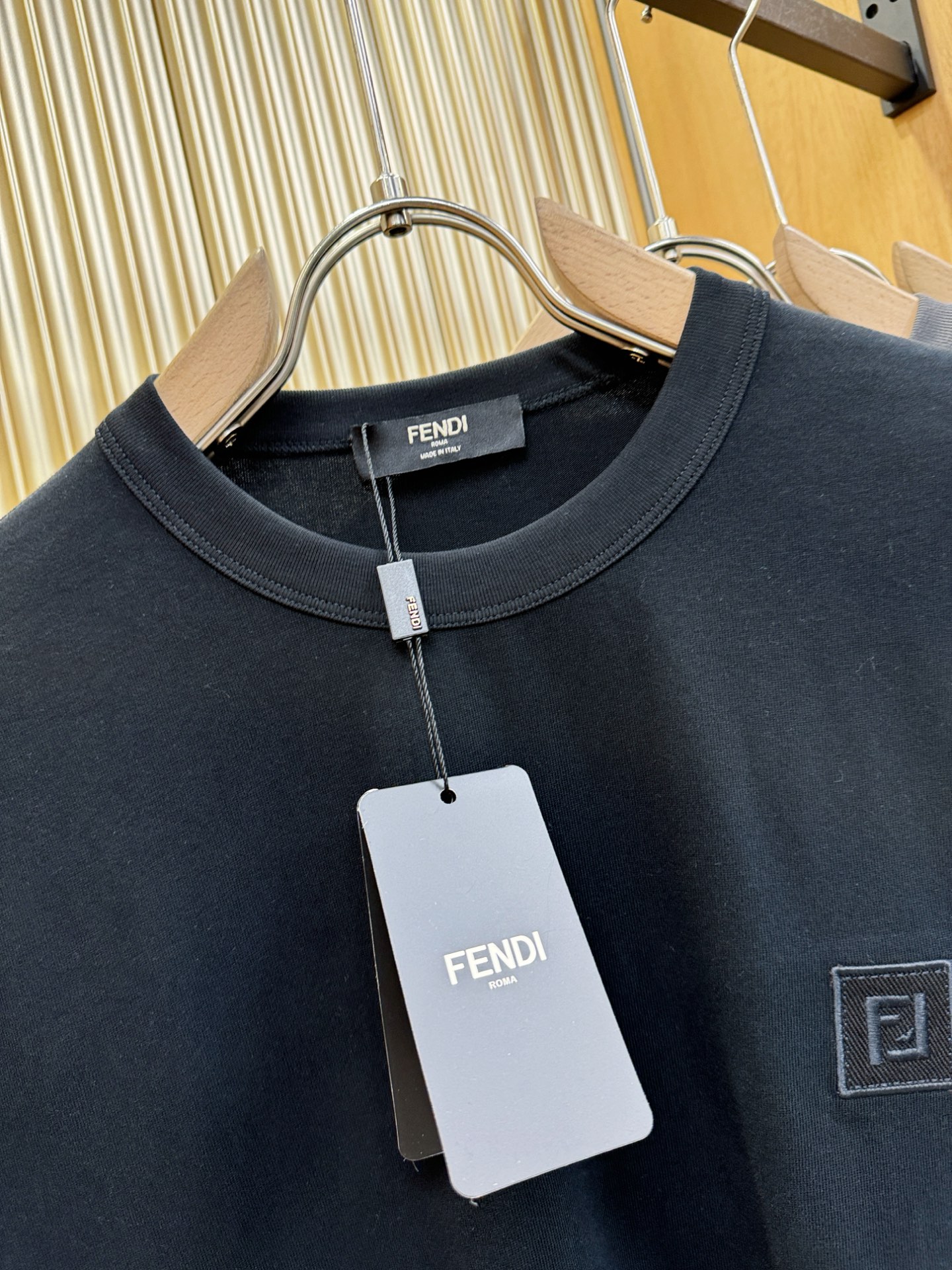 (最大可穿230斤)FENDI芬迪 2025ss秋冬新品 长袖上衣，经典Logo设计，百搭款 官网同步发