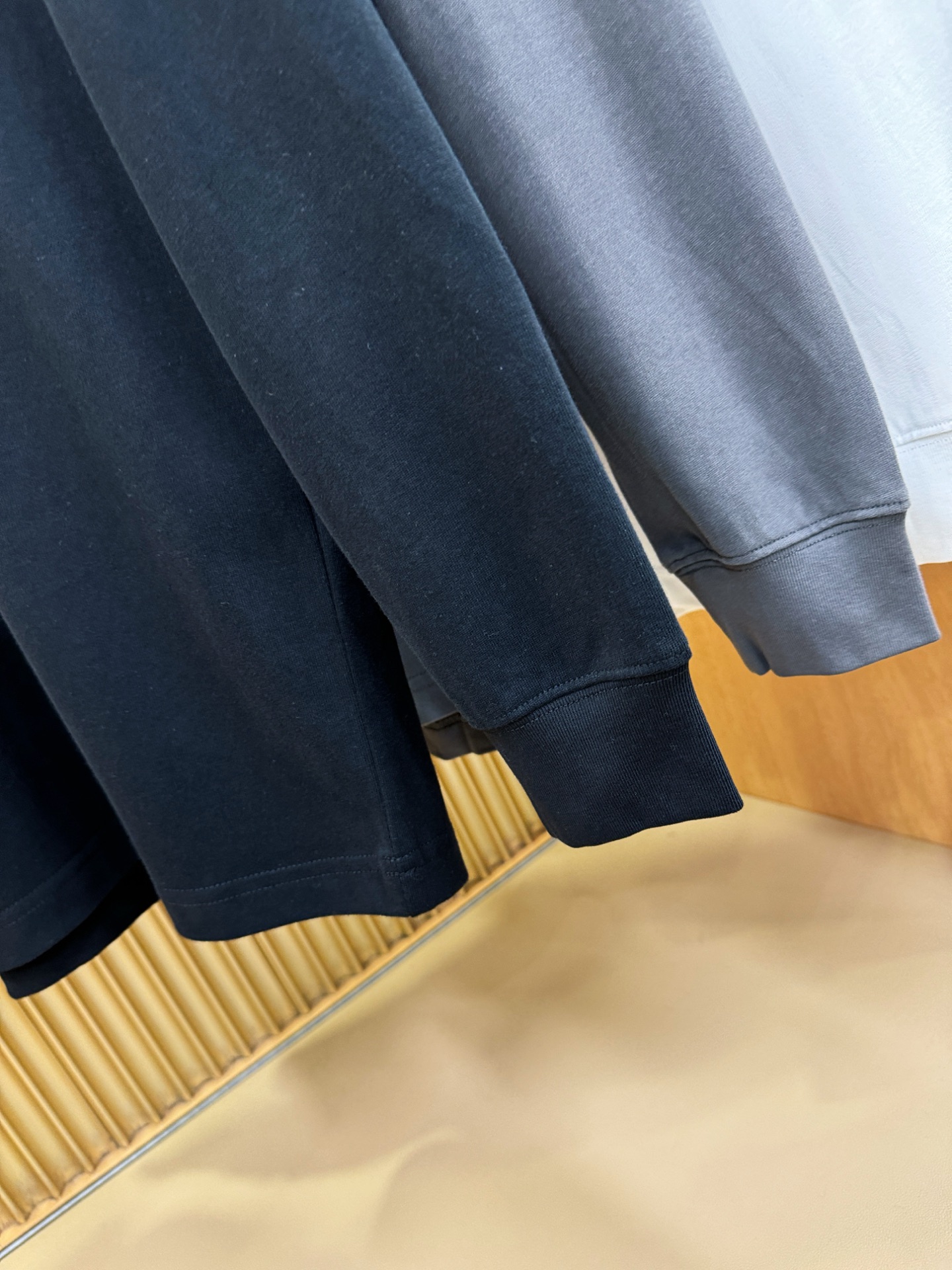 (最大可穿230斤)FENDI芬迪 2025ss秋冬新品 长袖上衣，经典Logo设计，百搭款 官网同步发