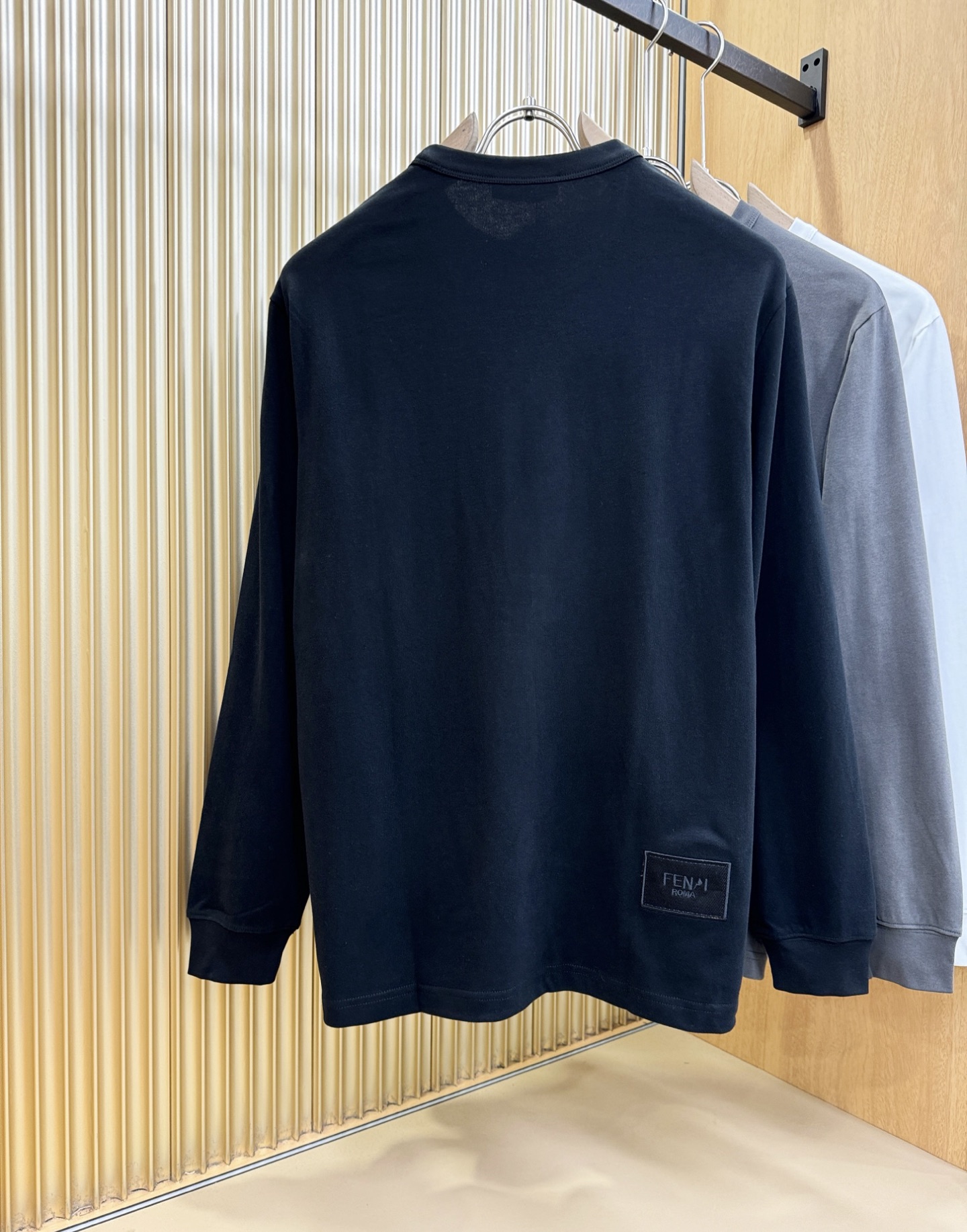 (最大可穿230斤)FENDI芬迪 2025ss秋冬新品 长袖上衣，经典Logo设计，百搭款 官网同步发