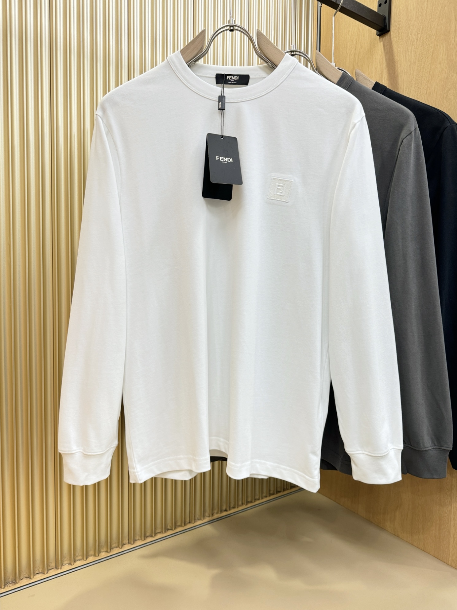 (最大可穿230斤)FENDI芬迪 2025ss秋冬新品 长袖上衣，经典Logo设计，百搭款 官网同步发